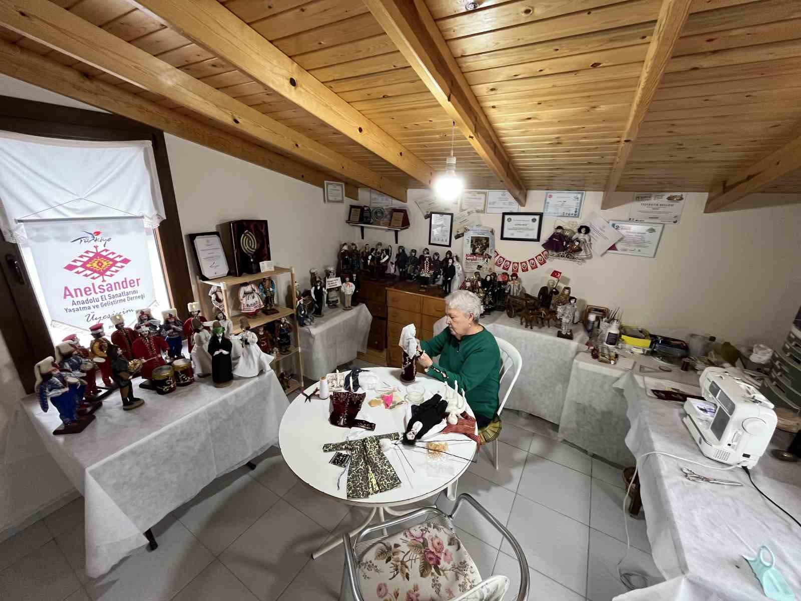 Folklorik kitre bebek sanatıyla Türkiye’nin ‘hazinesi’ oldu
