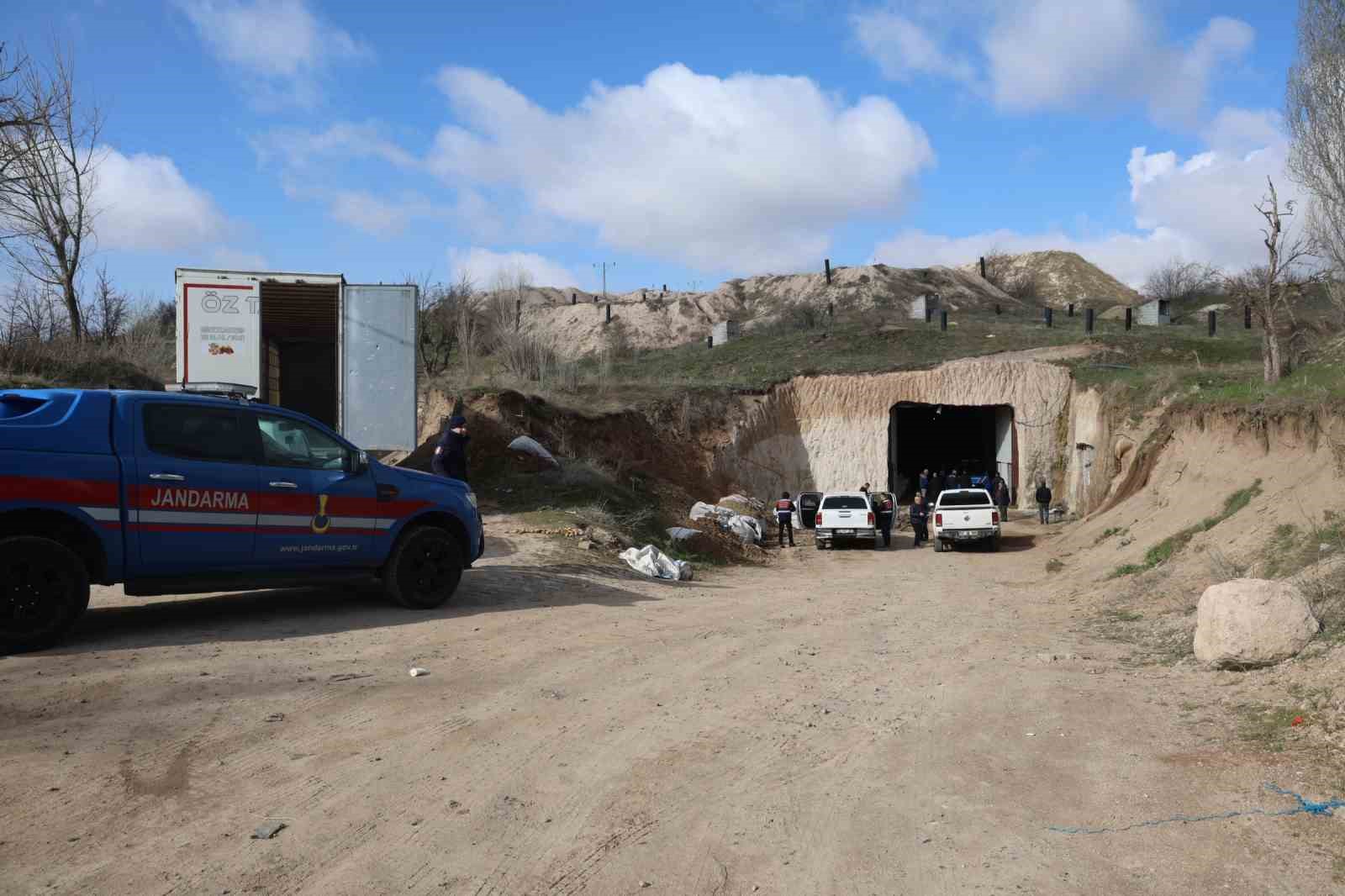 Forkliftin altında kalan işçi hayatını kaybetti
