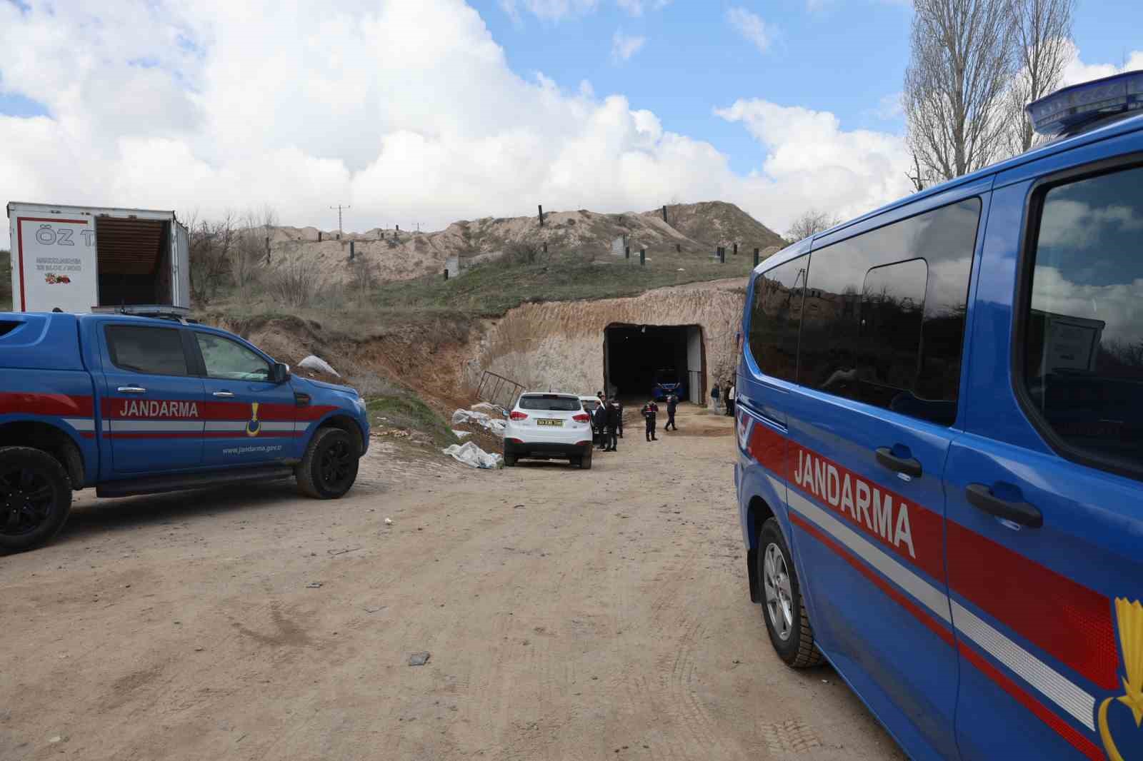 Forkliftin altında kalan işçi hayatını kaybetti
