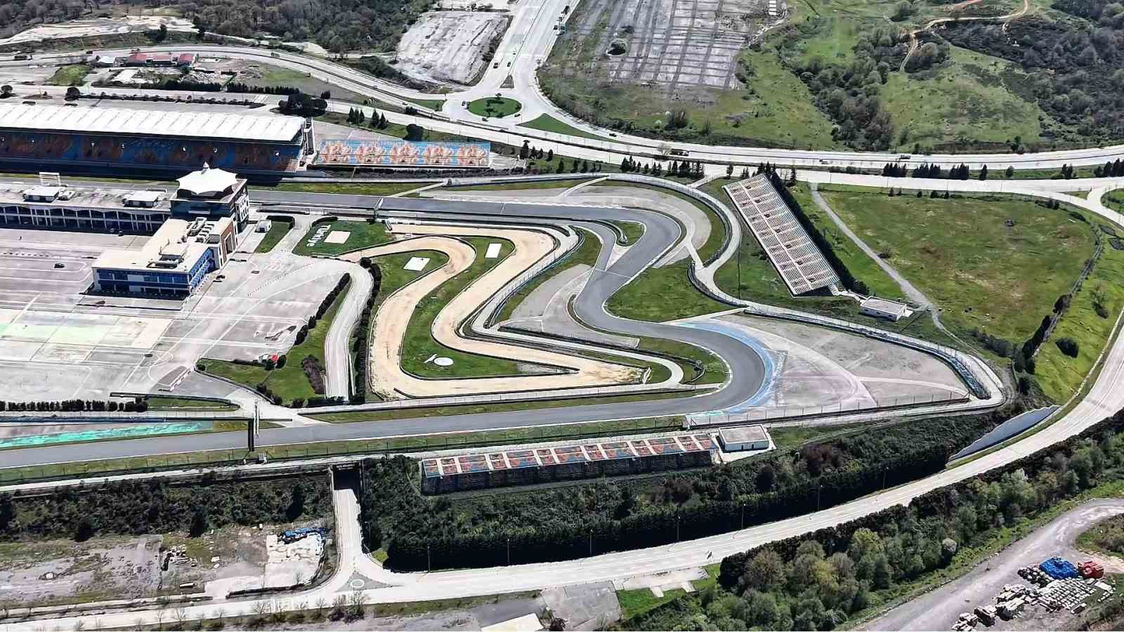 Formula 1 için geri sayım başladı: İstanbul Park havadan görüntülendi
