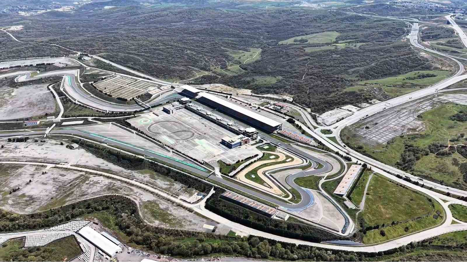 Formula 1 için geri sayım başladı: İstanbul Park havadan görüntülendi
