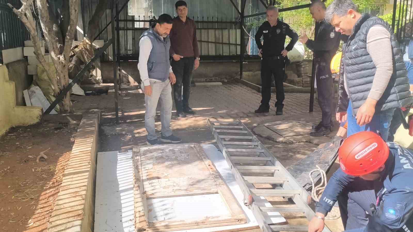 Foseptik çukuruna düşen 10 yaşındaki çocuk operasyonla kurtarıldı
