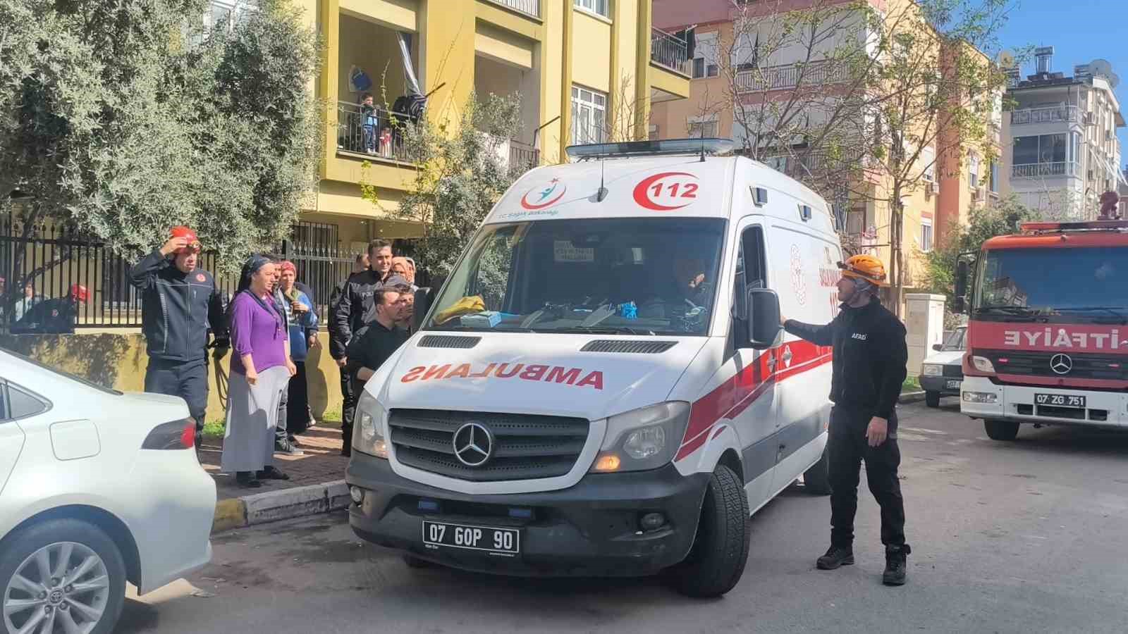 Foseptik çukuruna düşen 10 yaşındaki çocuk operasyonla kurtarıldı
