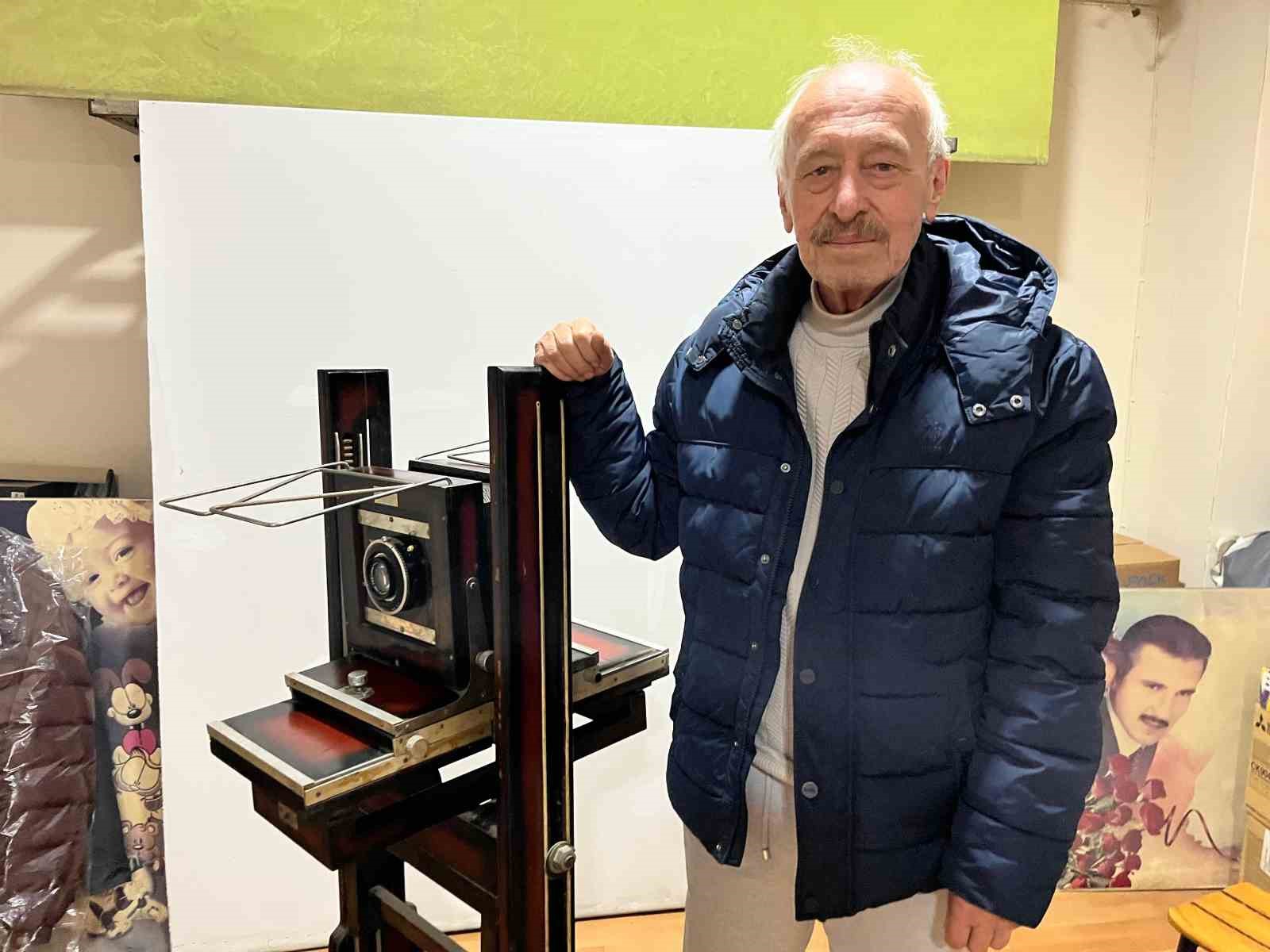 Fotoğrafçılık mesleğini 53 yıldır sürdürüyor
