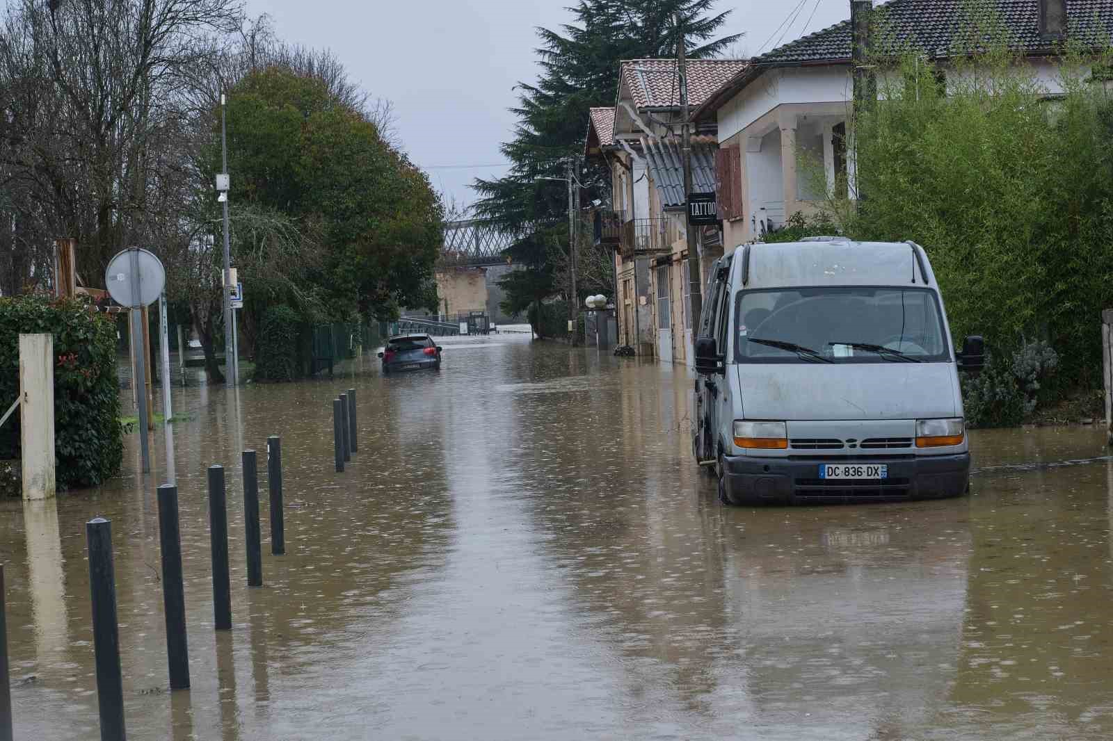 Fransa ve İspanya’yı Nils Fırtınası vurdu: 3 ölü
