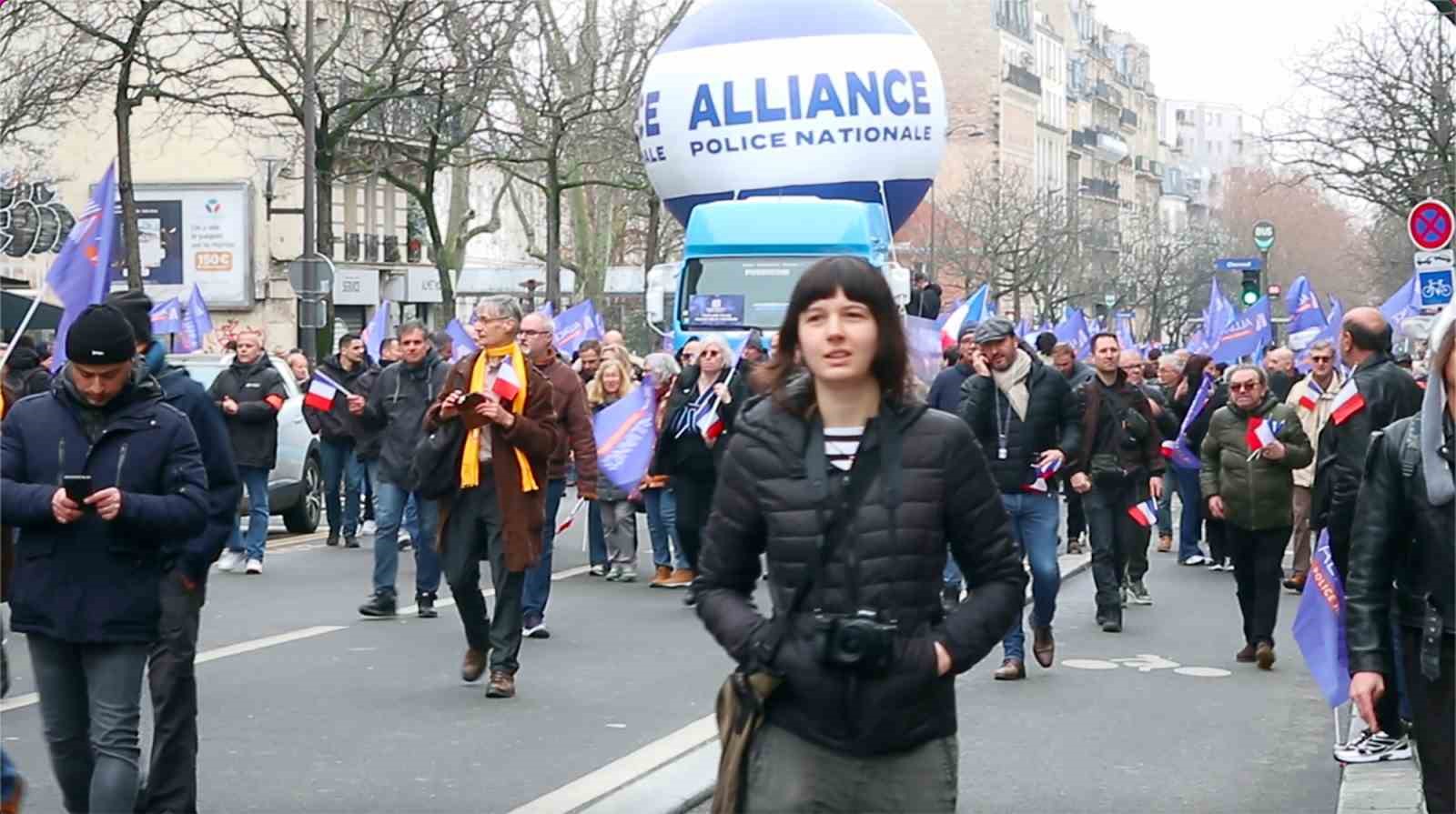 Fransa’da binlerce kişiden polise destek ve kaynak yetersizliğine dikkat çekmek için yürüyüş
Fransa’da binlerce kişiden polise destek ve kaynak yetersizliğine dikkat çekmek için yürüyüş