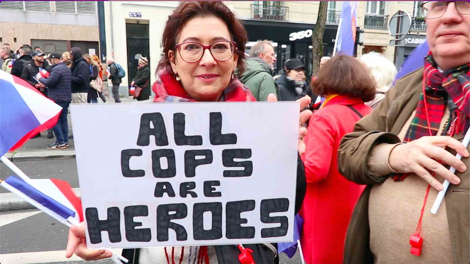 Fransa’da binlerce kişiden polise destek ve kaynak yetersizliğine dikkat çekmek için yürüyüş
Fransa’da binlerce kişiden polise destek ve kaynak yetersizliğine dikkat çekmek için yürüyüş