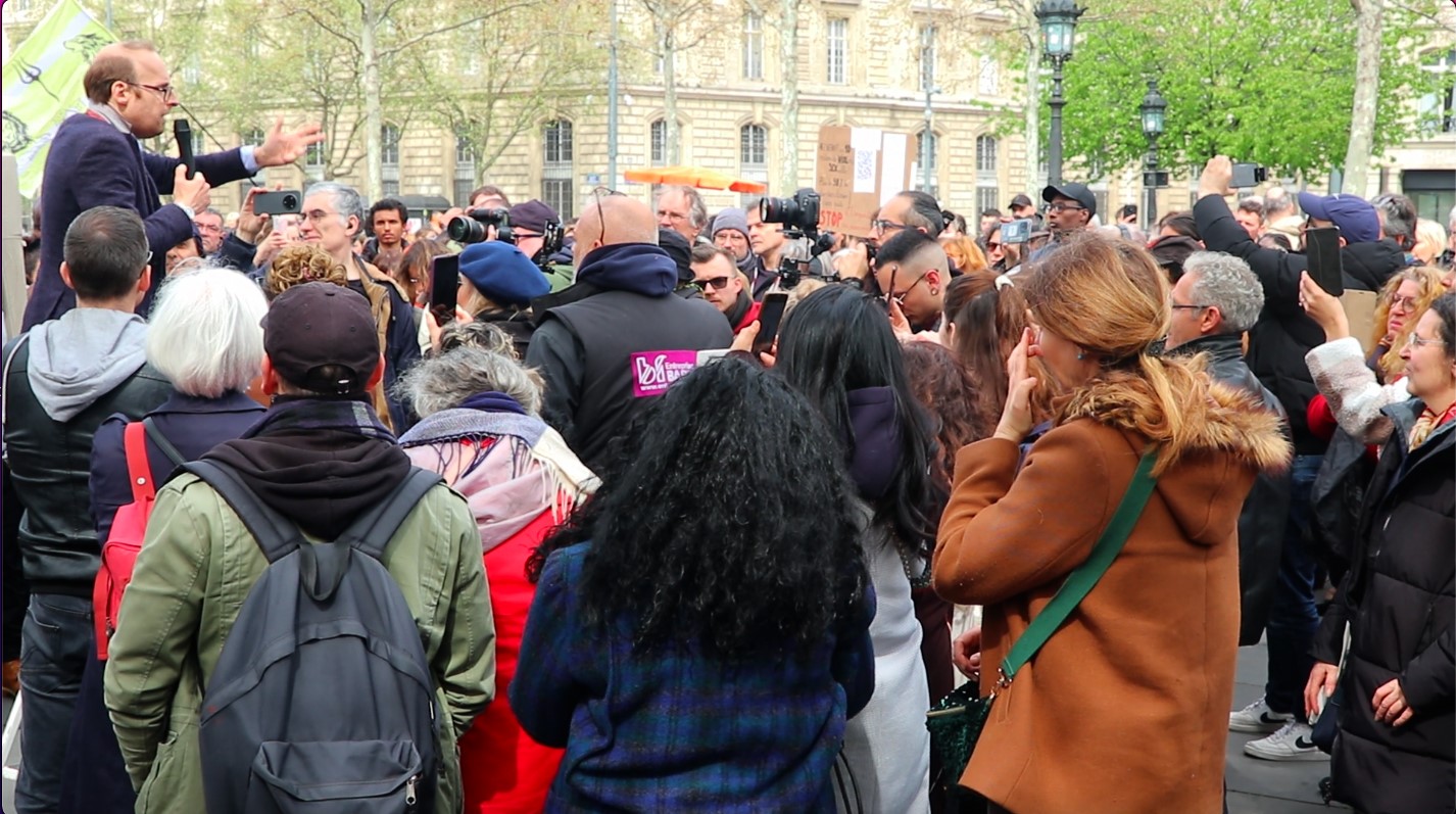 Fransa’da çocuk istismarlarına karşı "Çocuğuma Dokunma" protestosu
Fransa’da çocuk istismarlarına karşı "Çocuğuma Dokunma" protestosu