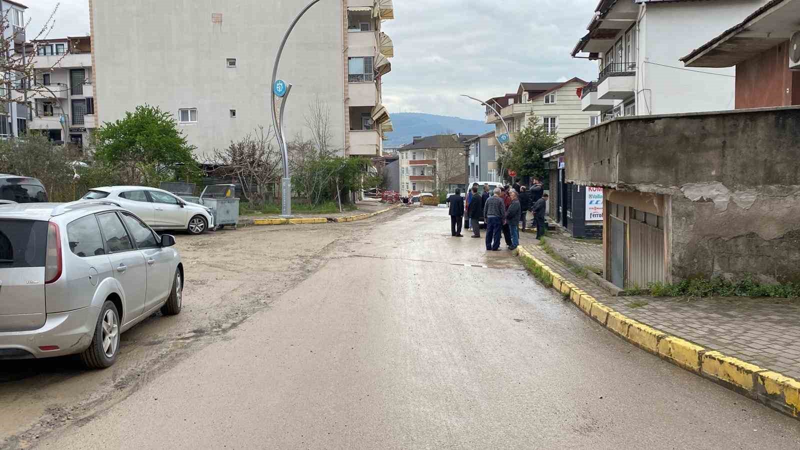 Freni boşalan kamyon dehşet saçtı: Yaşlı adam feci şekilde can verdi
