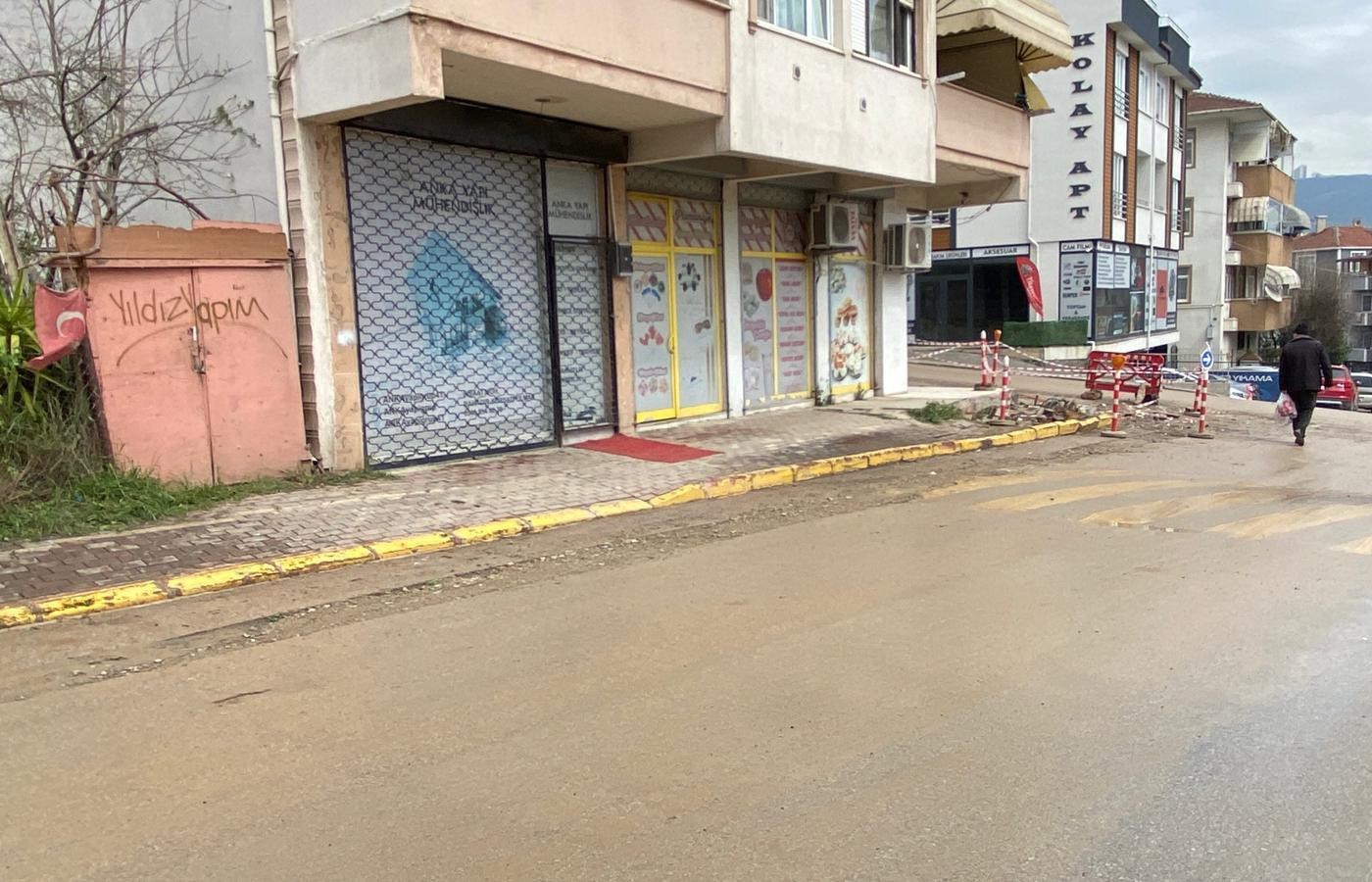 Freni boşalan kamyon dehşet saçtı: Yaşlı adam feci şekilde can verdi
