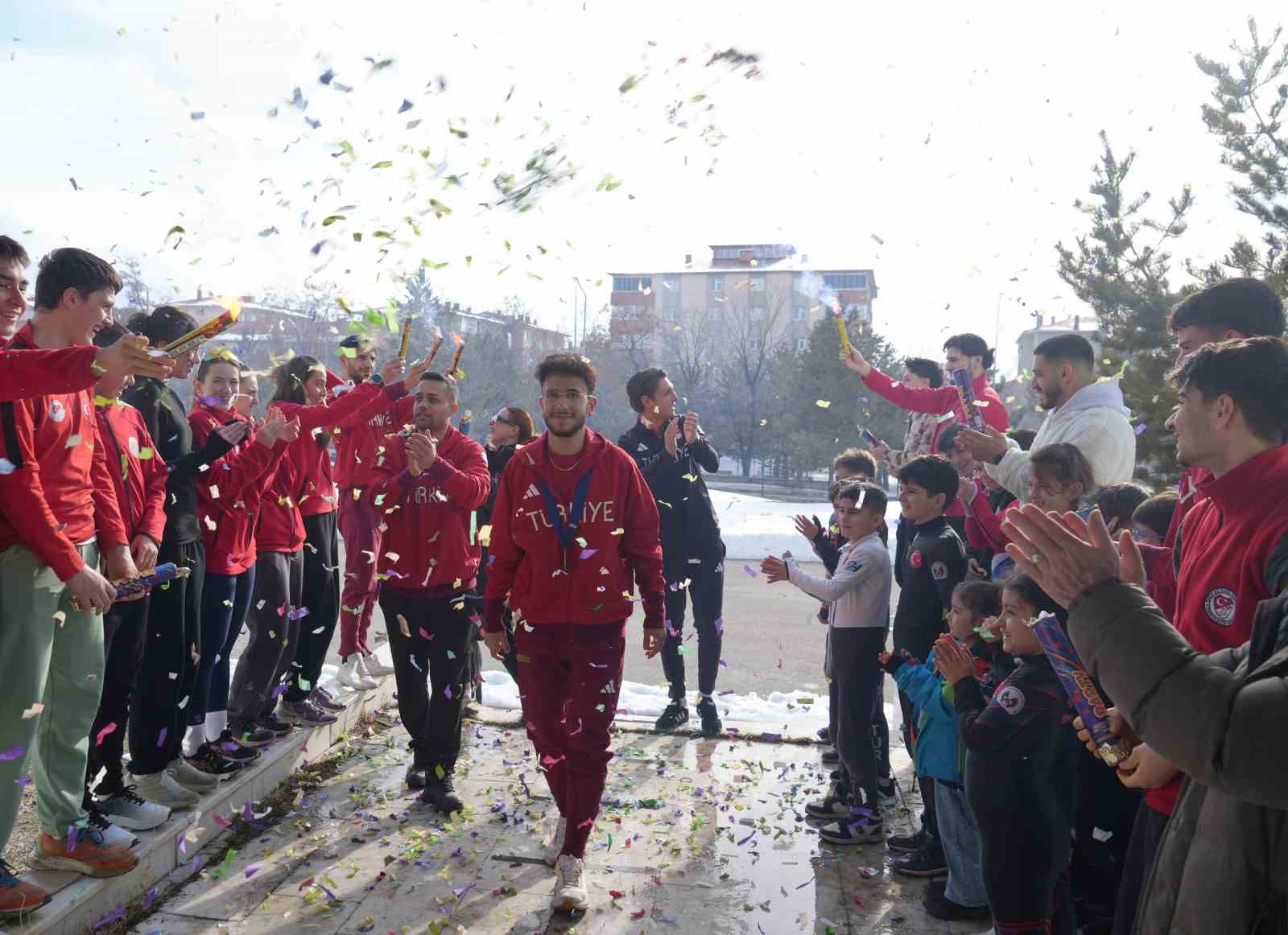 Furkan Akar: "Hedefim ülkemi en iyi şekilde temsil etmek""
