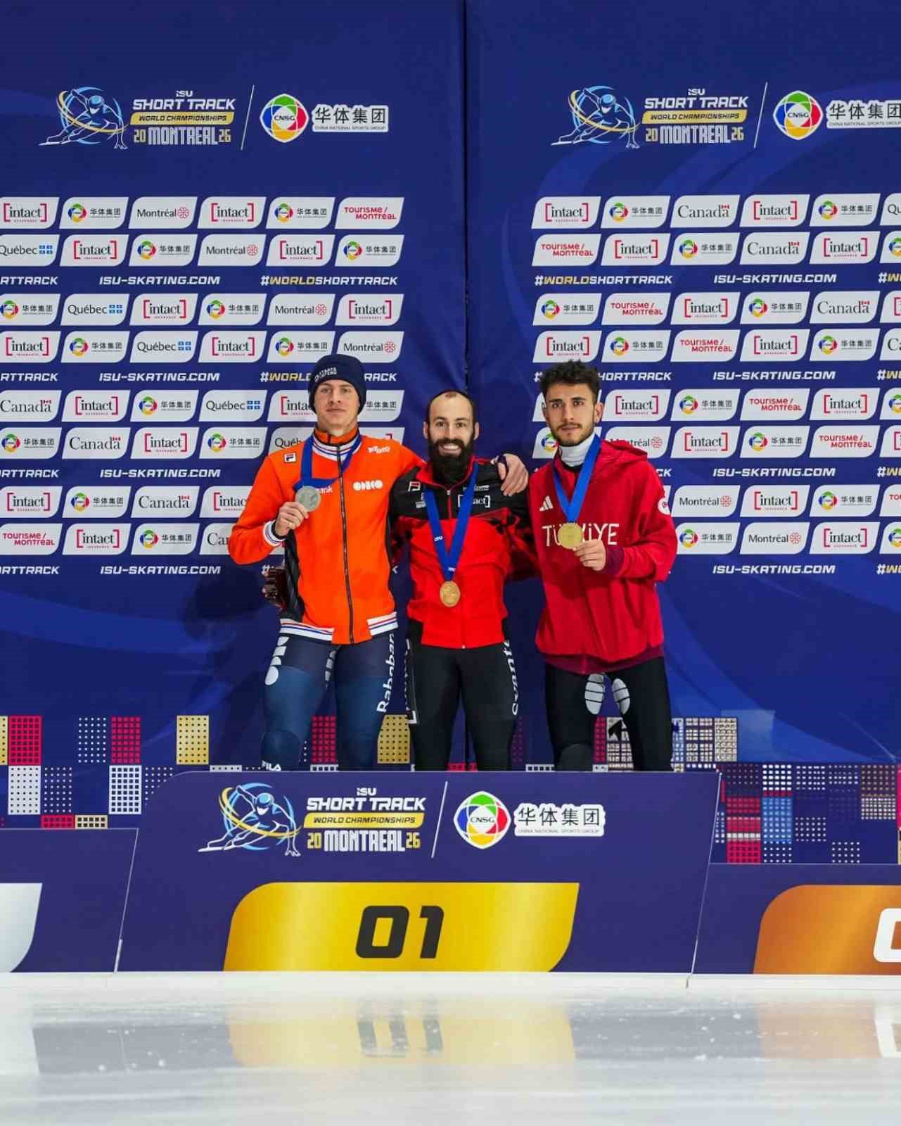 Furkan Akar’dan tarihi madalya
