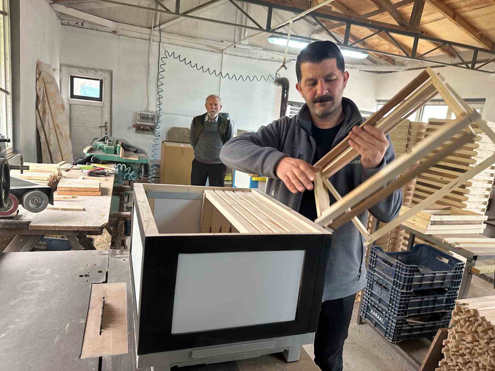 Futbolda rekabet arıcılara yansıdı; renkli kovanlar revaçta
