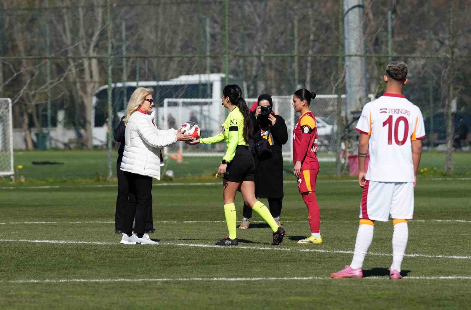 Galatasaray, 8 Mart Dünya Emekçi Kadınlar Günü etkinliği düzenledi
