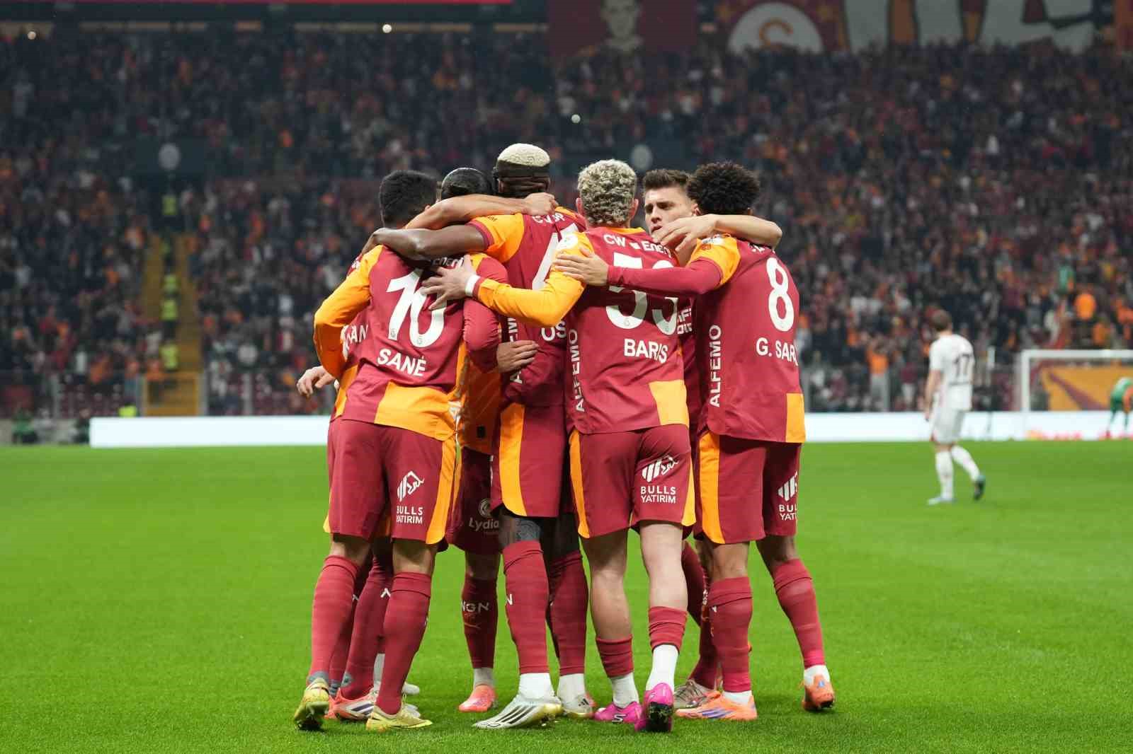 Galatasaray, Beşiktaş karşısında bu sezon ilk peşinde
