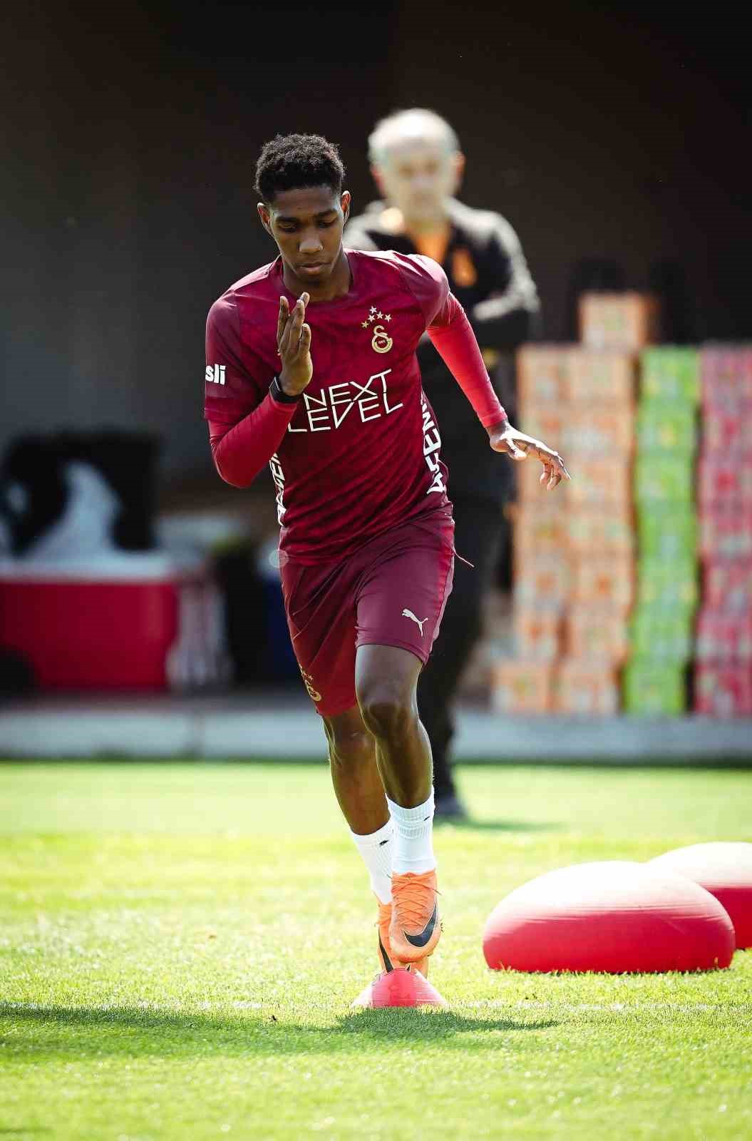 Galatasaray, Göztepe maçı hazırlıklarına başladı
