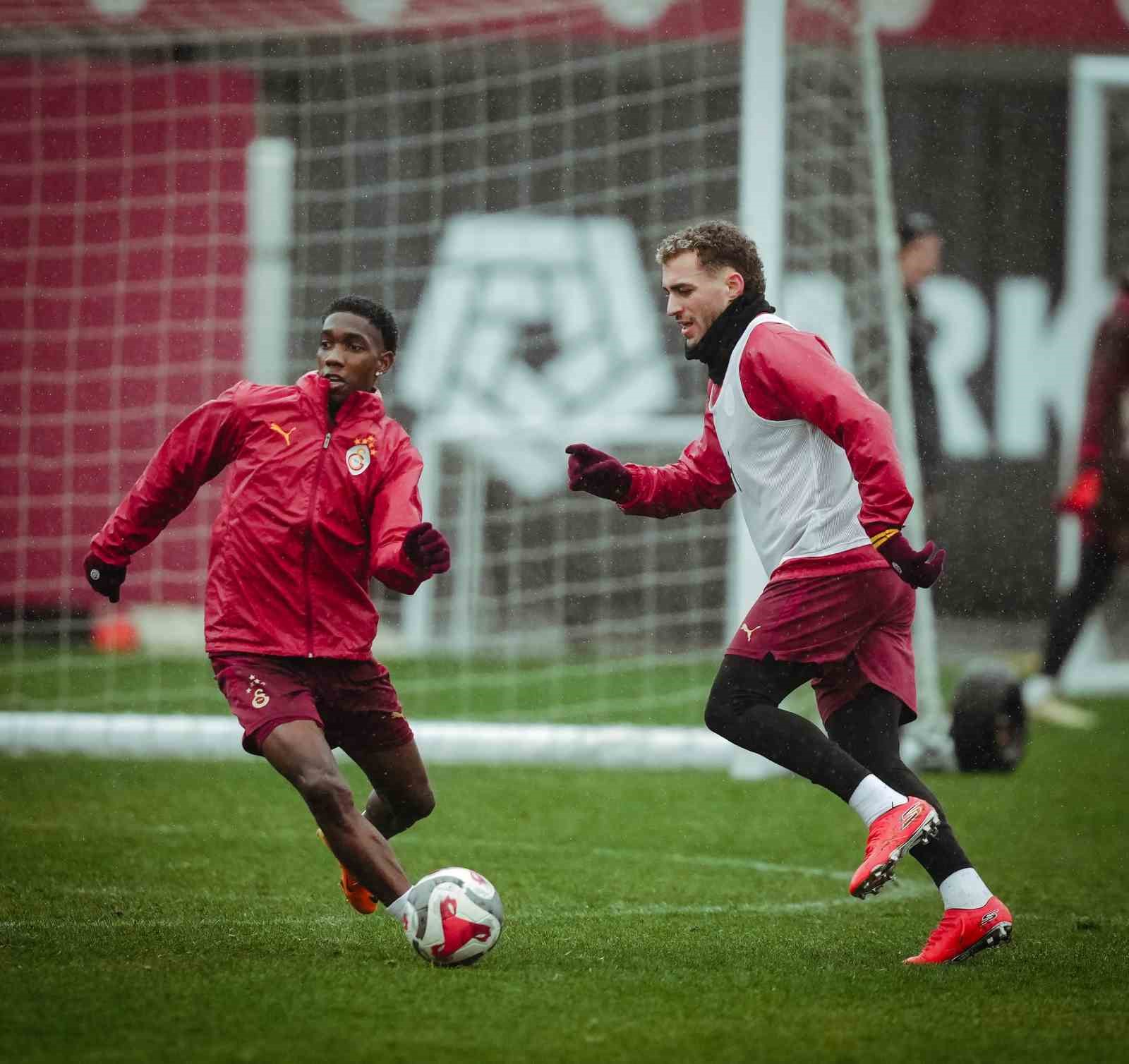 Galatasaray, İstanbulspor maçının hazırlıklarına başladı
