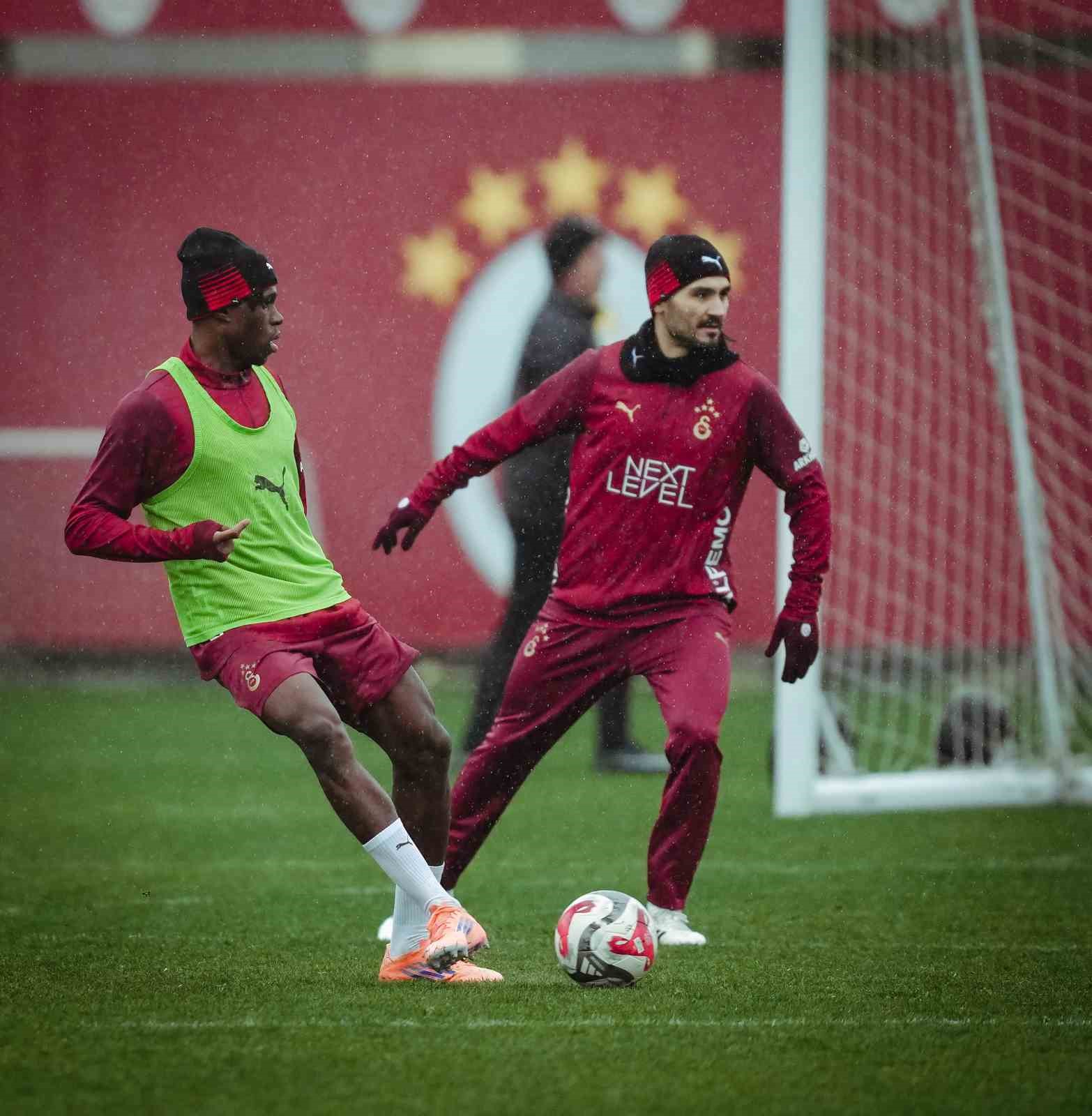 Galatasaray, İstanbulspor maçının hazırlıklarına başladı
