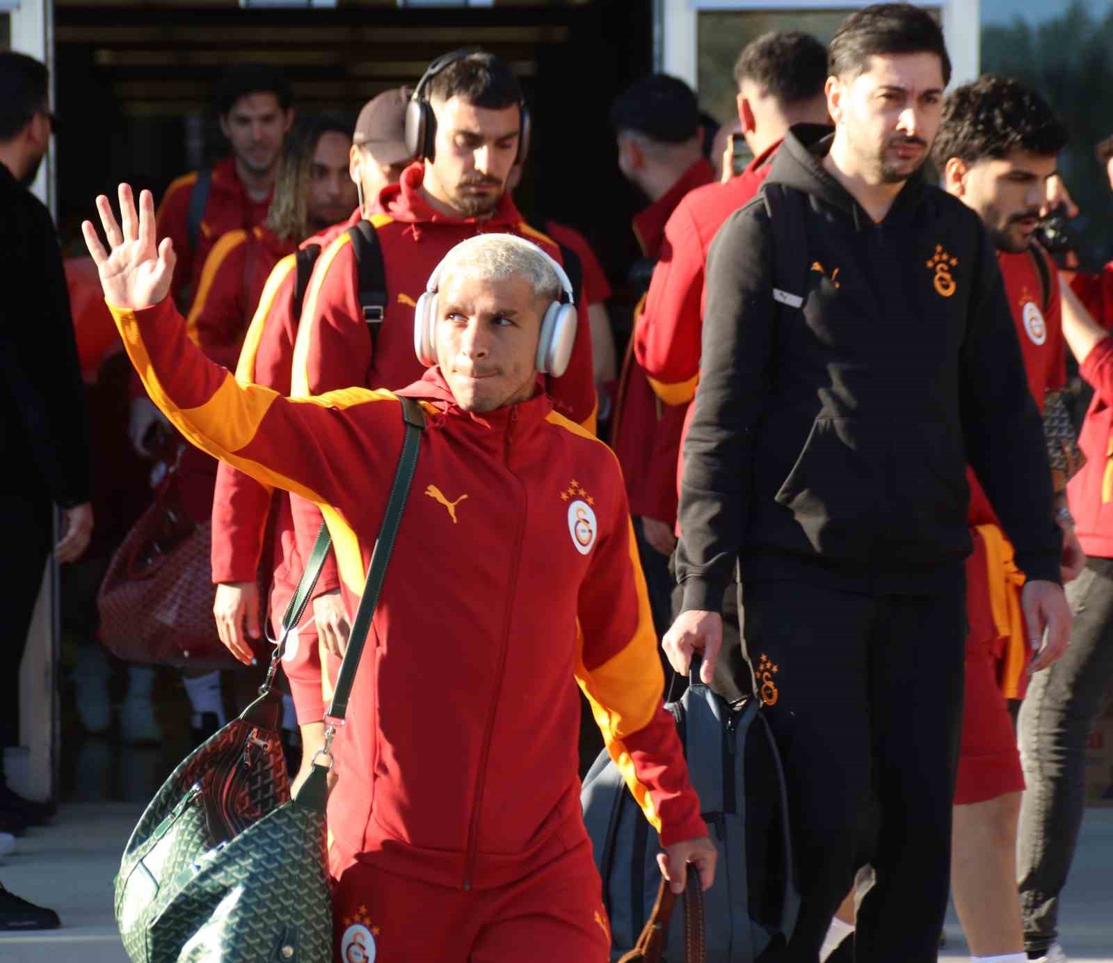 Galatasaray kafilesi İzmir’de
