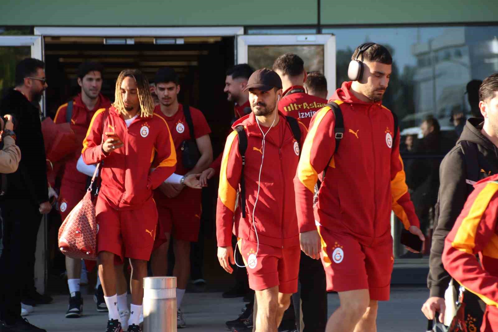 Galatasaray kafilesi İzmir’de
