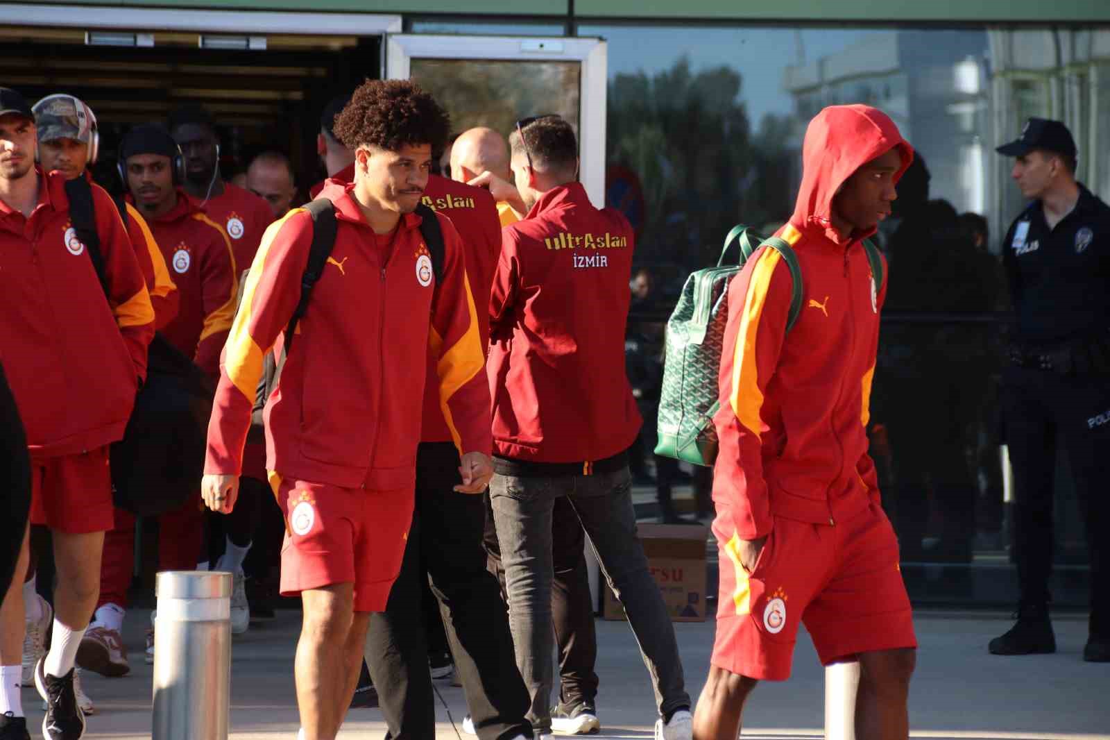 Galatasaray kafilesi İzmir’de

