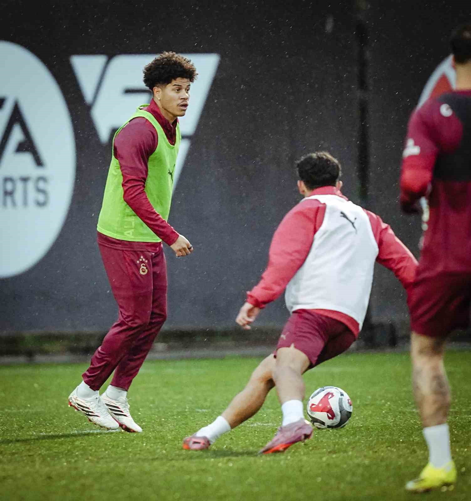 Galatasaray, Kayserispor maçı hazırlıklarına başladı
