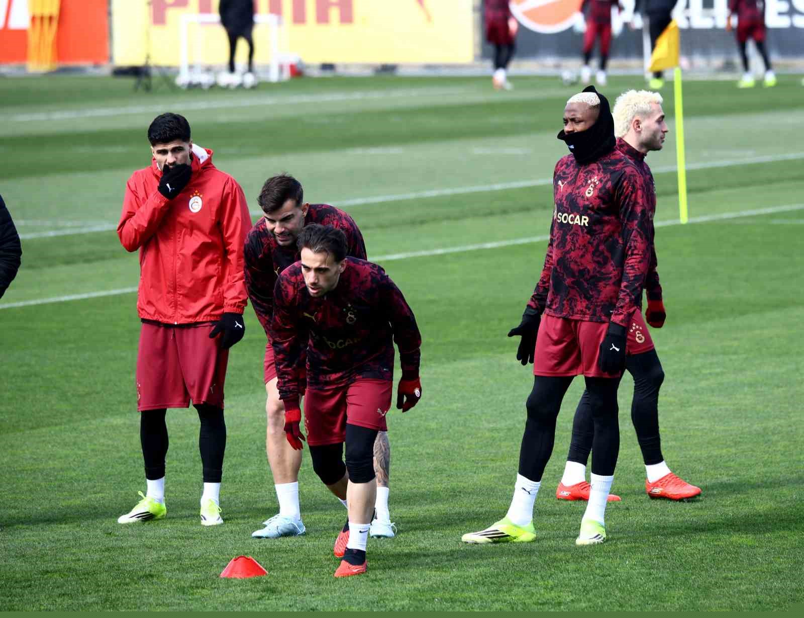 Galatasaray, Liverpool maçı hazırlıklarını tamamladı
