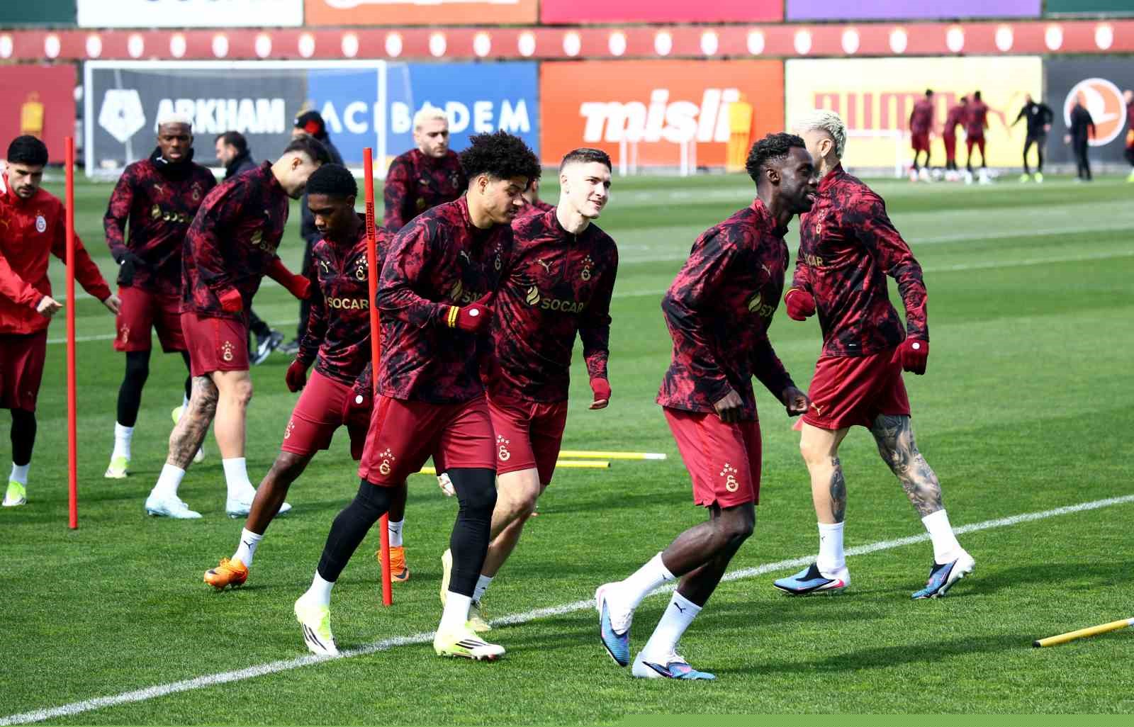 Galatasaray, Liverpool maçı hazırlıklarını tamamladı
