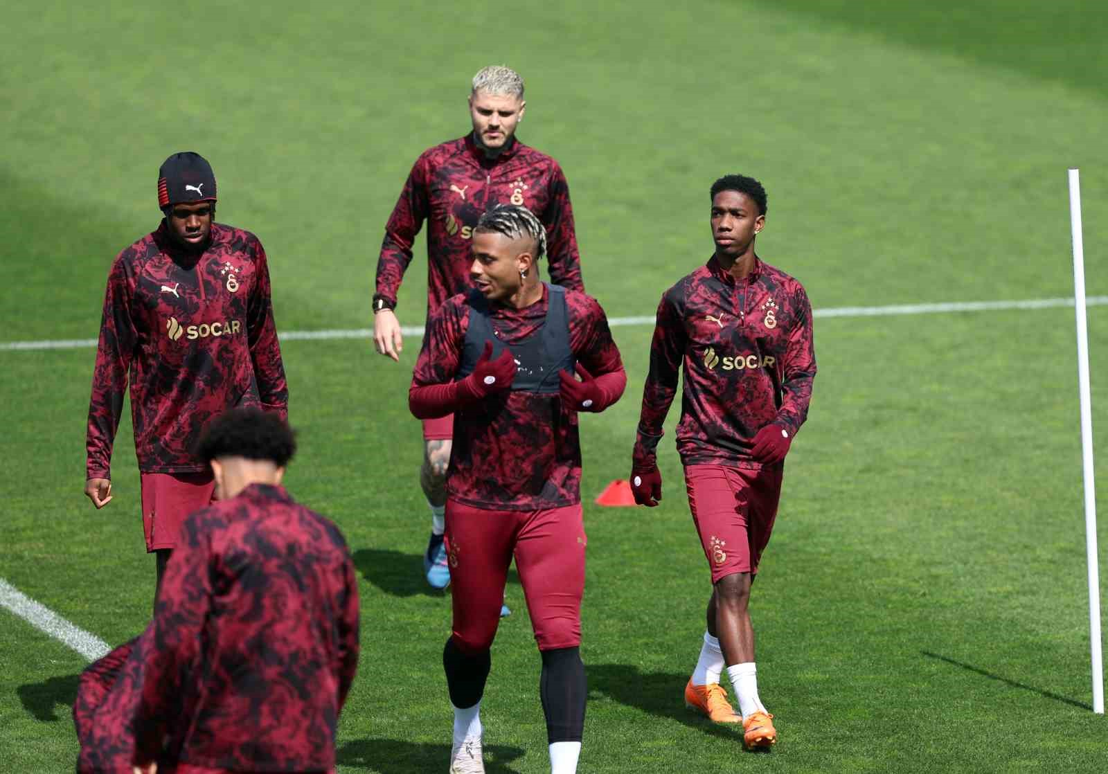 Galatasaray, Liverpool maçı hazırlıklarını tamamladı
