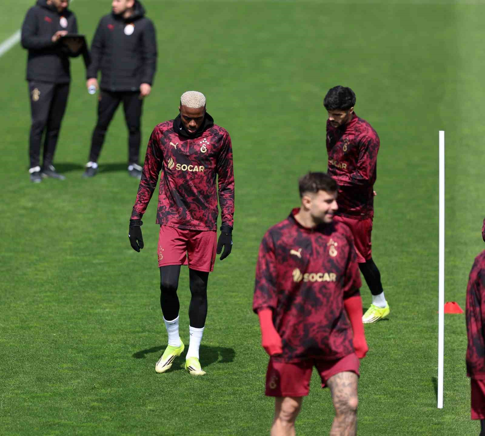 Galatasaray, Liverpool maçı hazırlıklarını tamamladı
