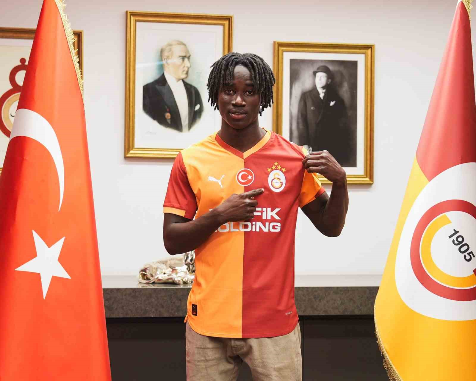 Galatasaray, Renato Nhaga ile sözleşme imzaladı
