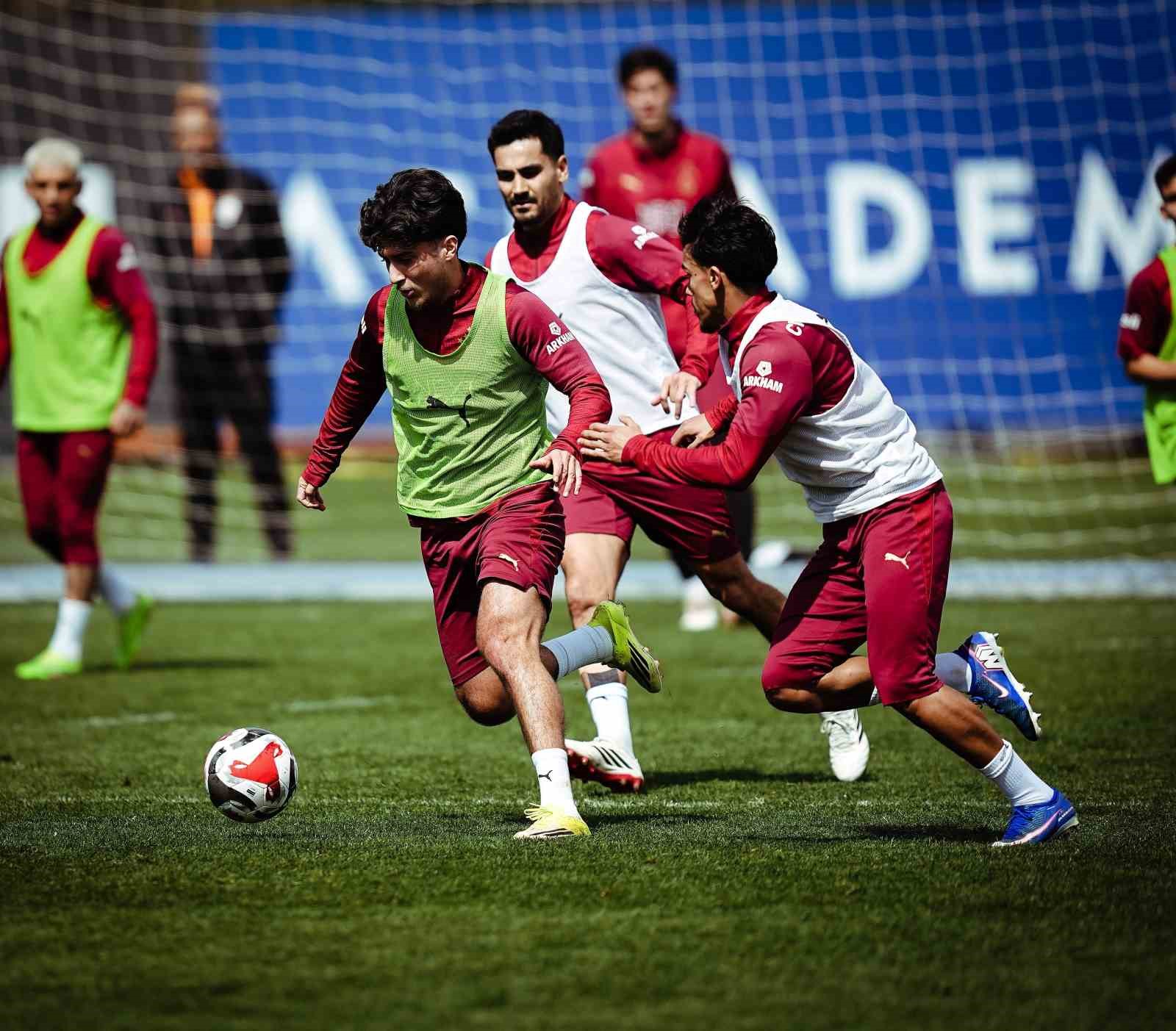 Galatasaray, Trabzonspor maçı hazırlıklarına devam etti
