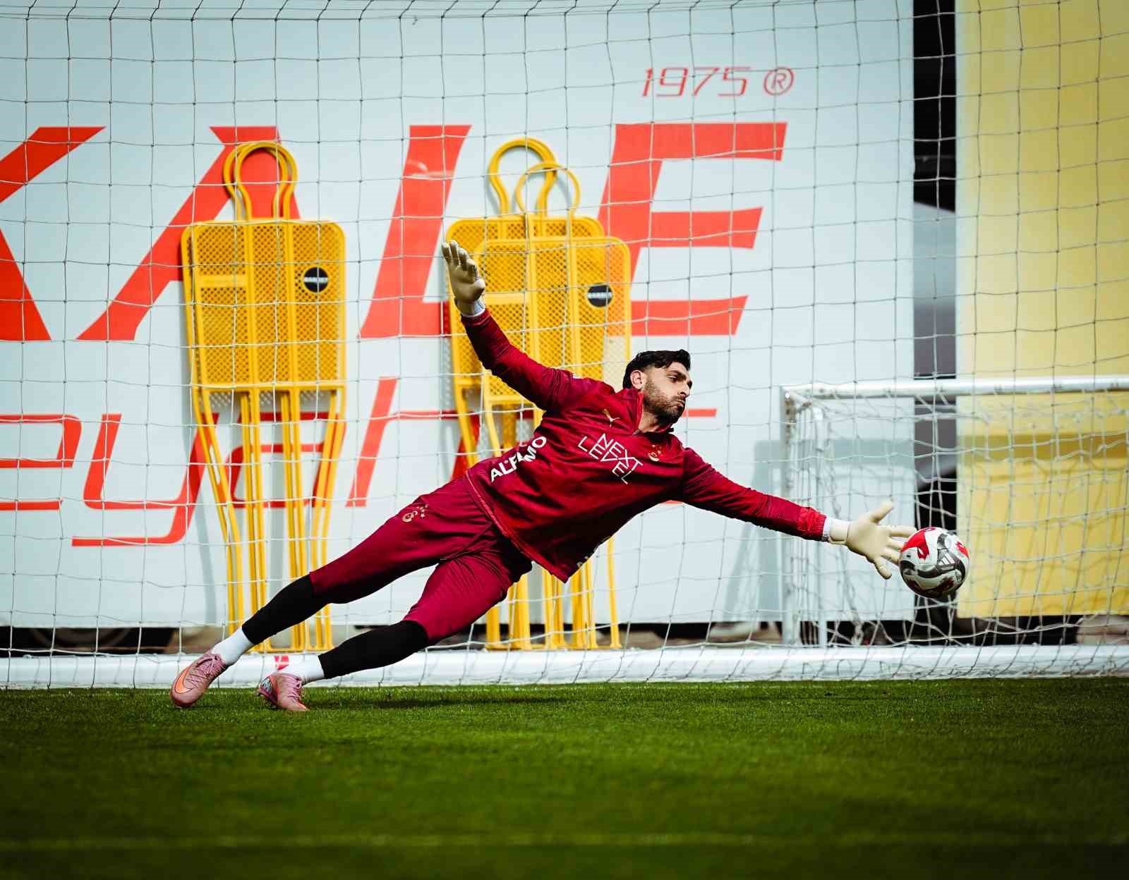 Galatasaray, Trabzonspor maçı hazırlıklarını sürdürdü
