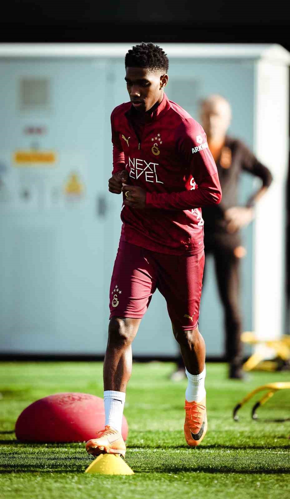 Galatasaray, Trabzonspor maçı hazırlıklarını sürdürdü
