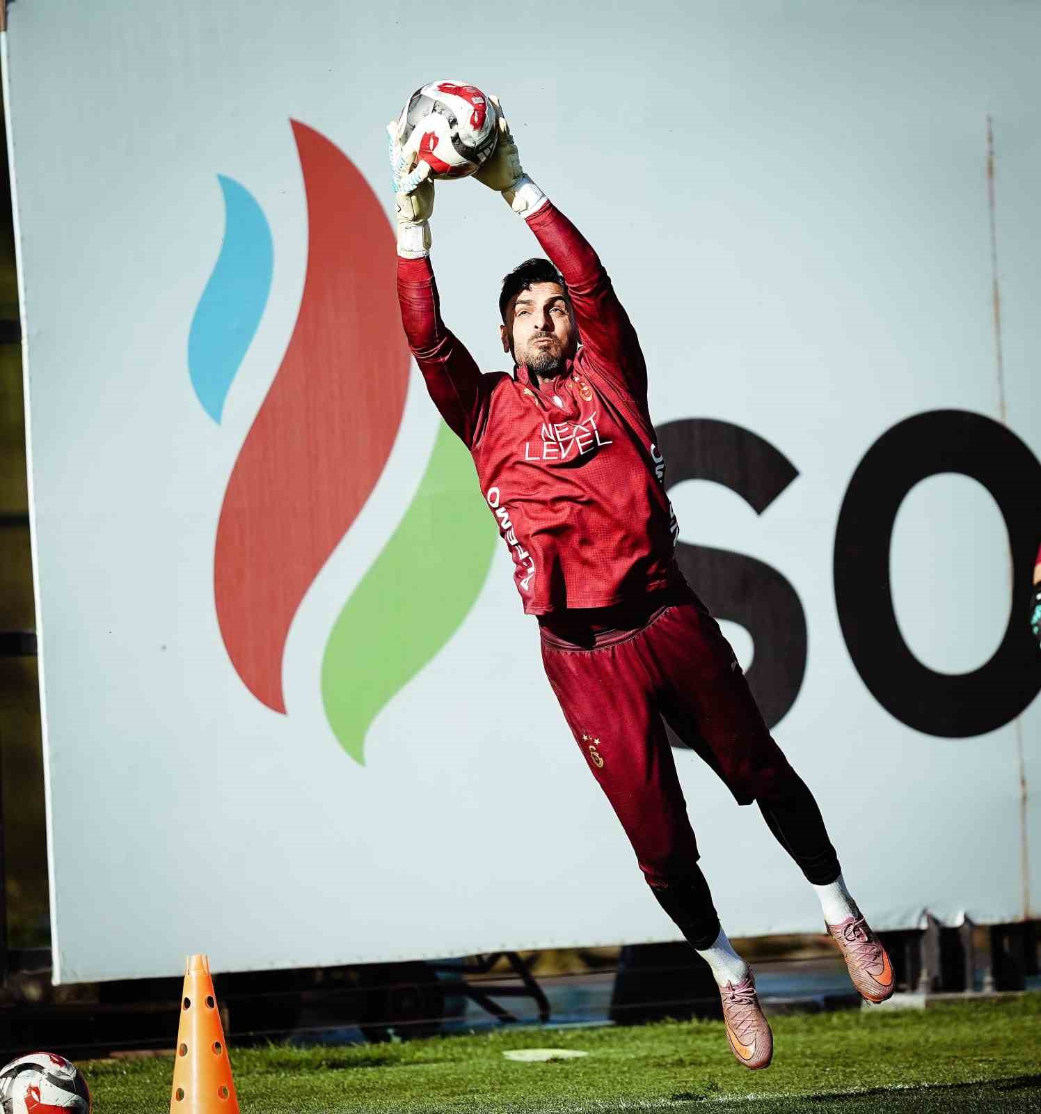 Galatasaray, Trabzonspor maçı hazırlıklarını sürdürdü
