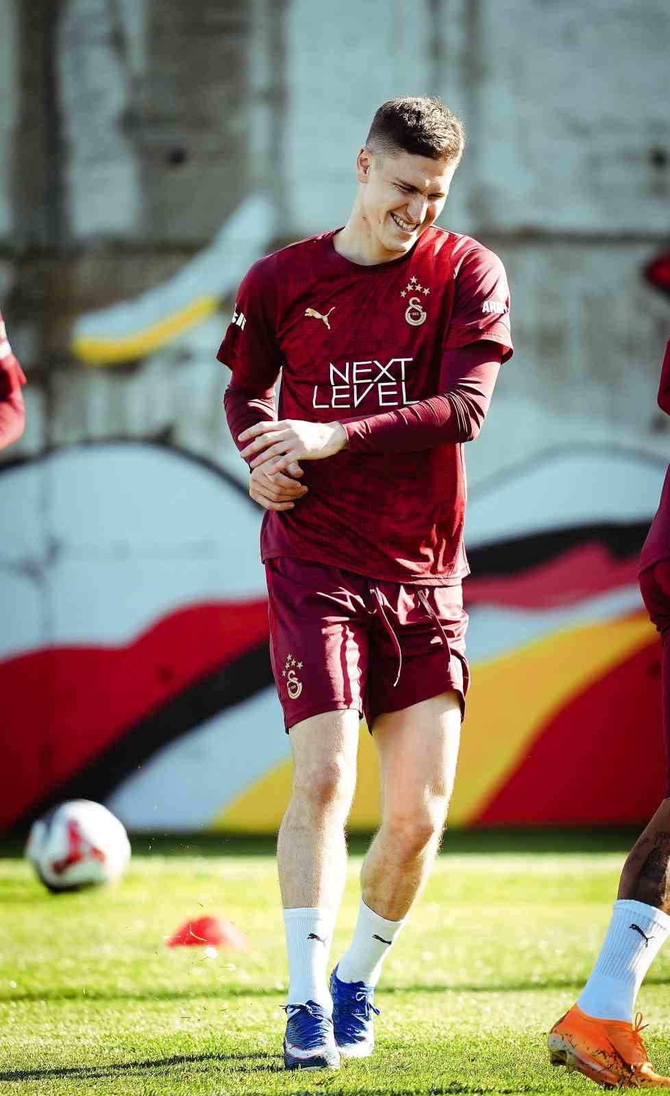 Galatasaray, Trabzonspor maçı hazırlıklarını sürdürdü
