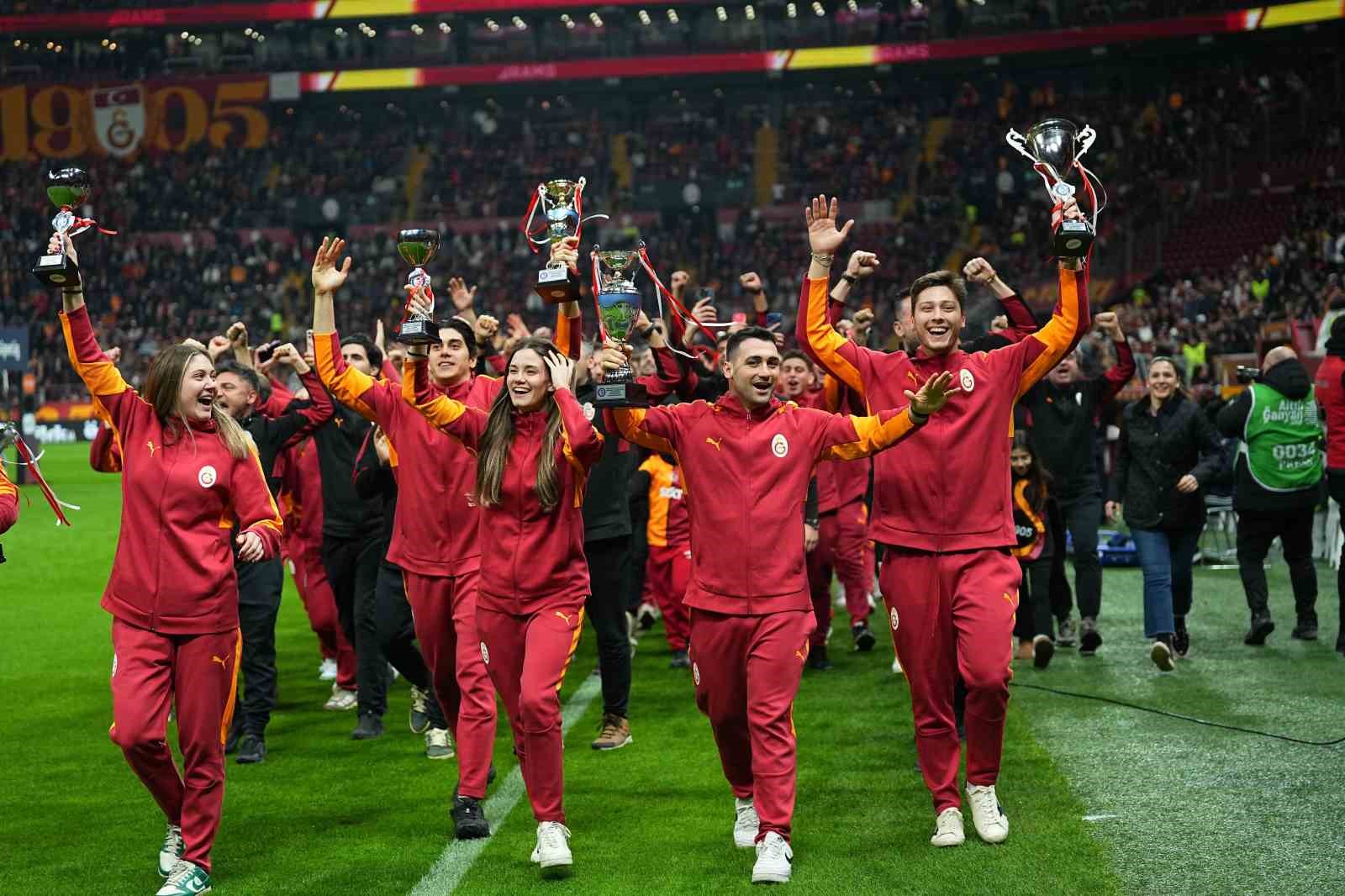 Galatasaray’da 2 değişiklik
