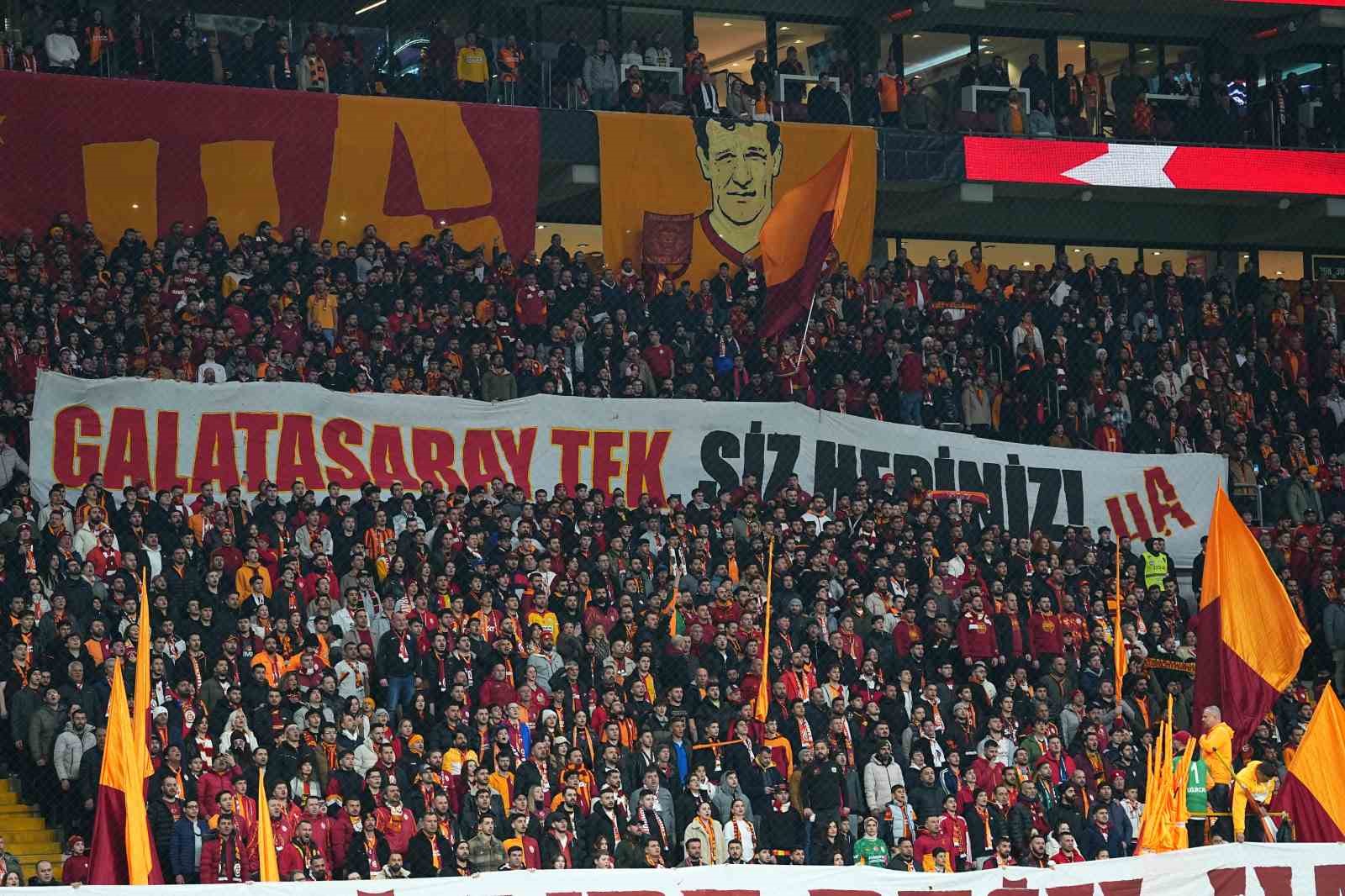 Galatasaray’da 4 değişiklik
