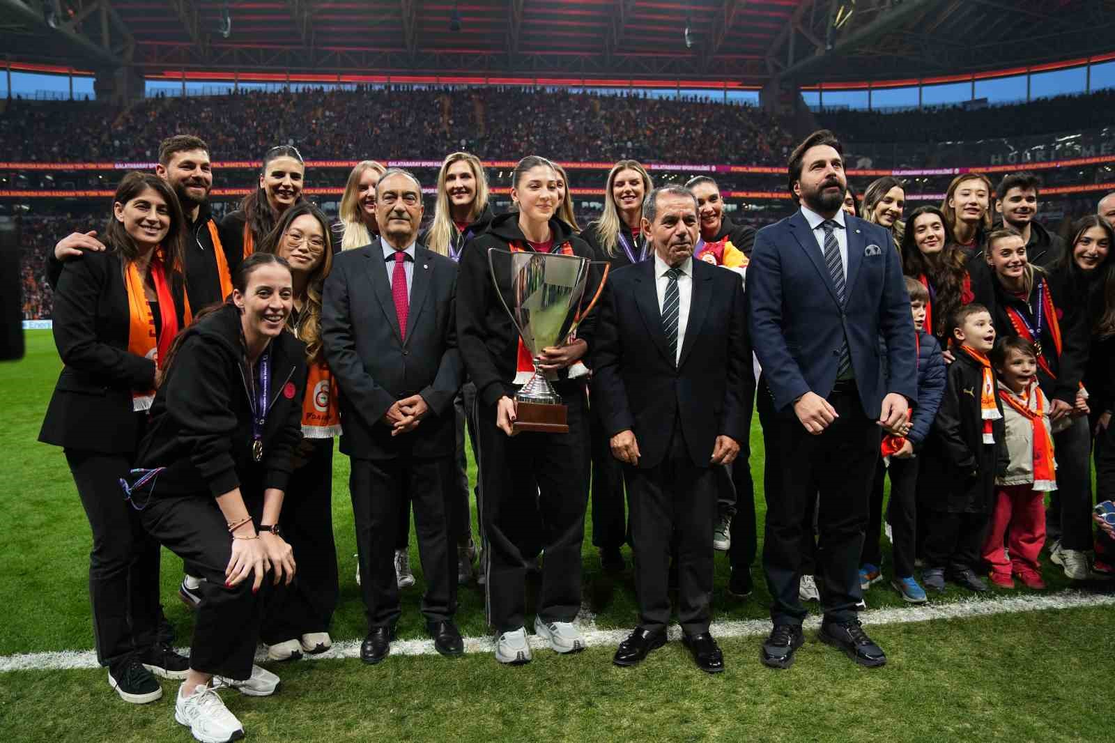 Galatasaray’da 4 değişiklik

