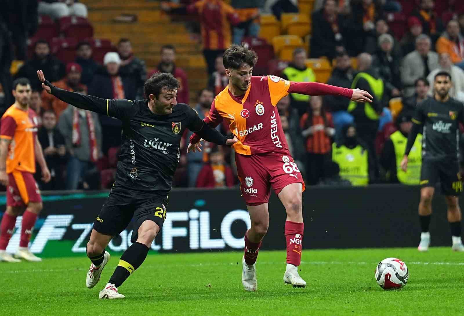 Galatasaray’da Furkan Koçak ile Yusuf Dağhan Kahraman ilk kez A takımda forma giydi
