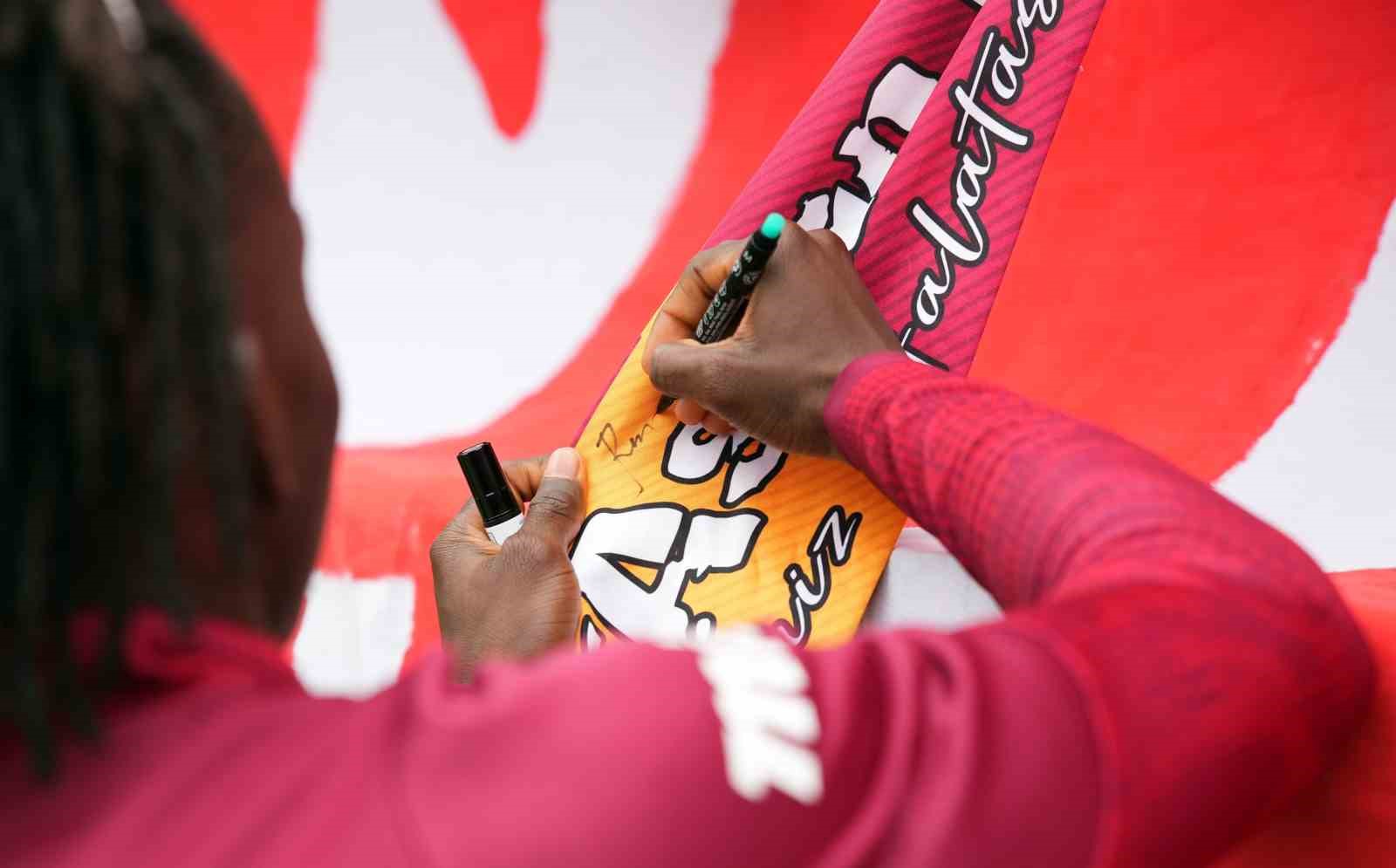 Galatasaray’dan taraftarlara açık antrenman
Galatasaray’dan taraftarlara açık antrenman