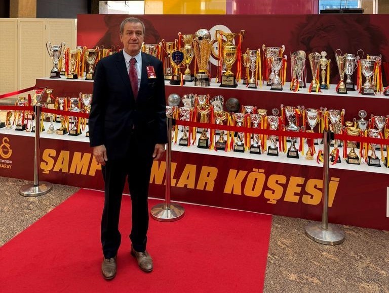 Galatasaraylı eski yöneticilerden Lucescu sözleri
