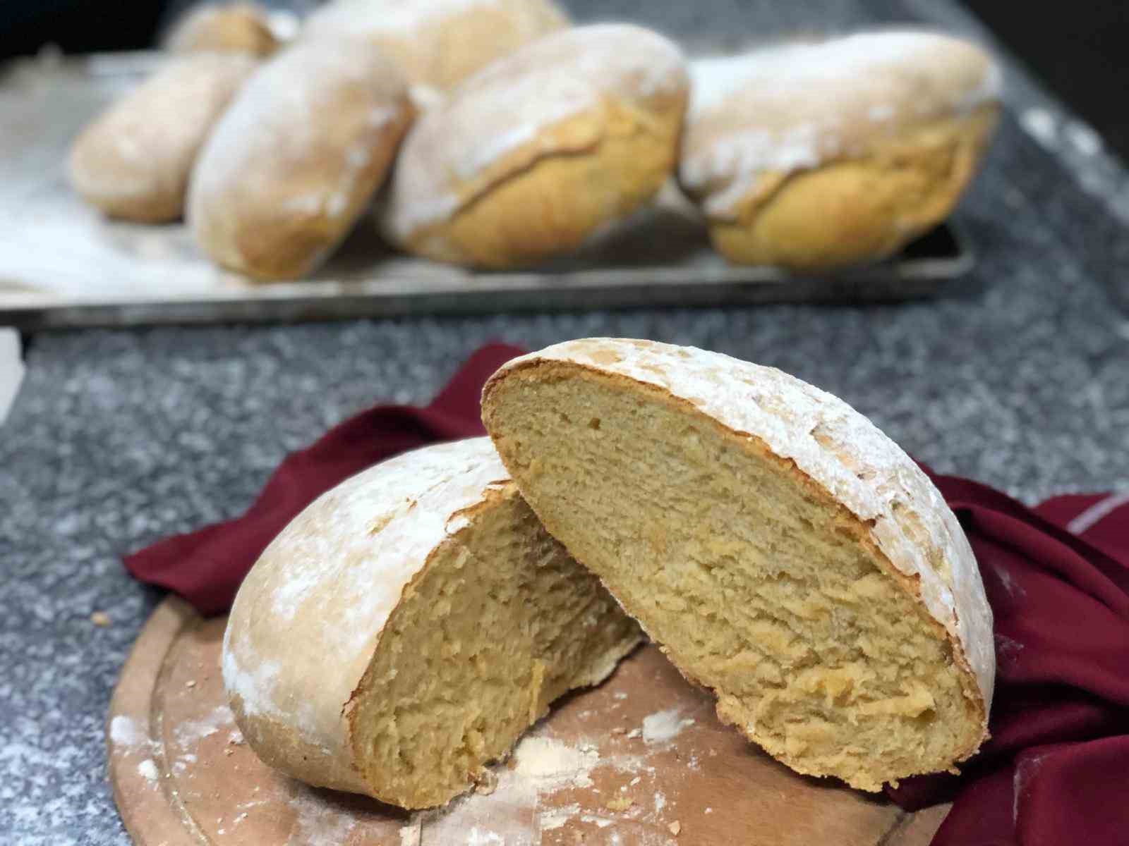 Gastronomi Akademisinde Dursunbey kabaklı ekmeği tanıtıldı
Gastronomi Akademisinde Dursunbey kabaklı ekmeği tanıtıldı