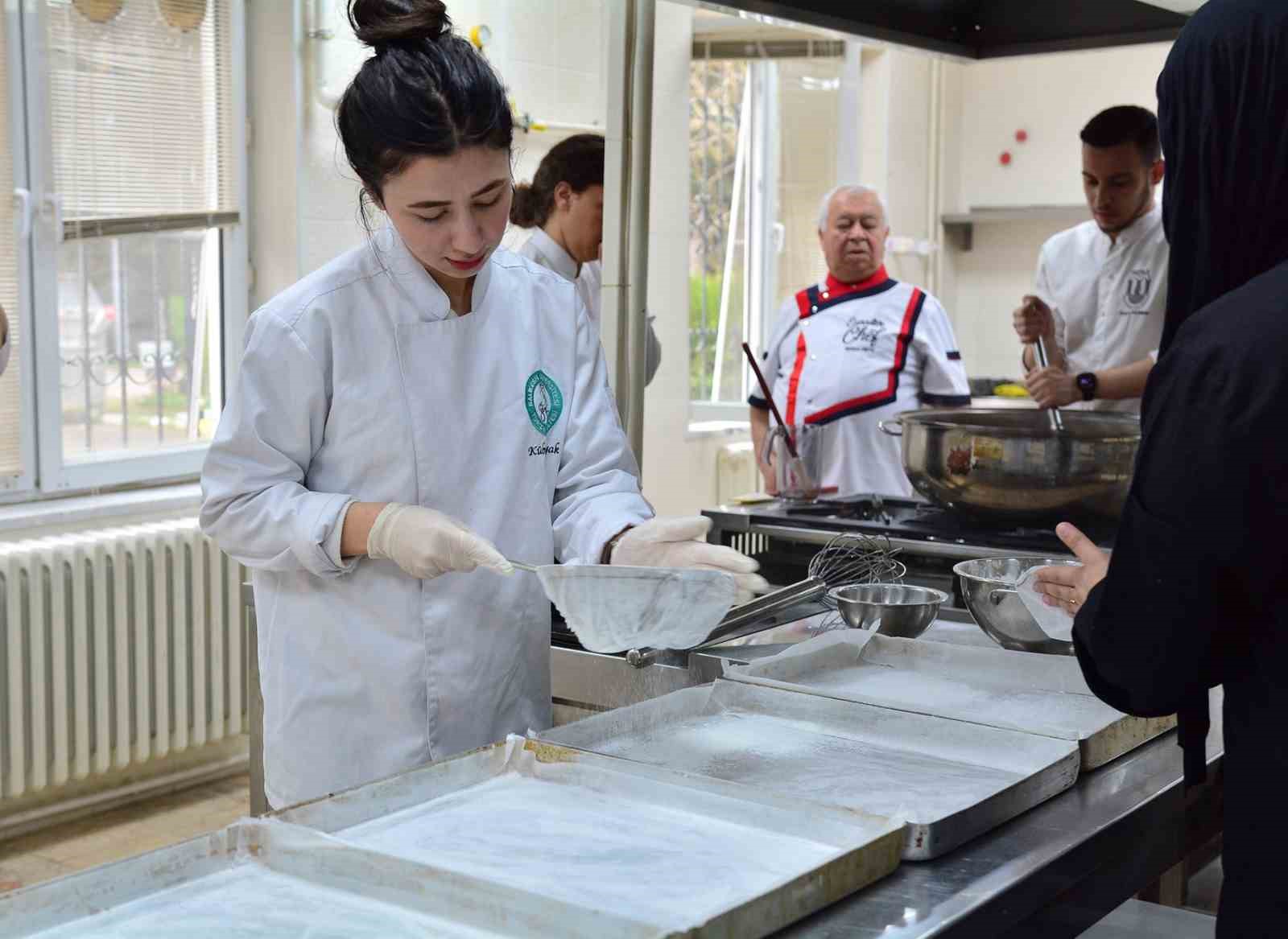 Gastronomi öğrencilerinden özel lokum üretimi
