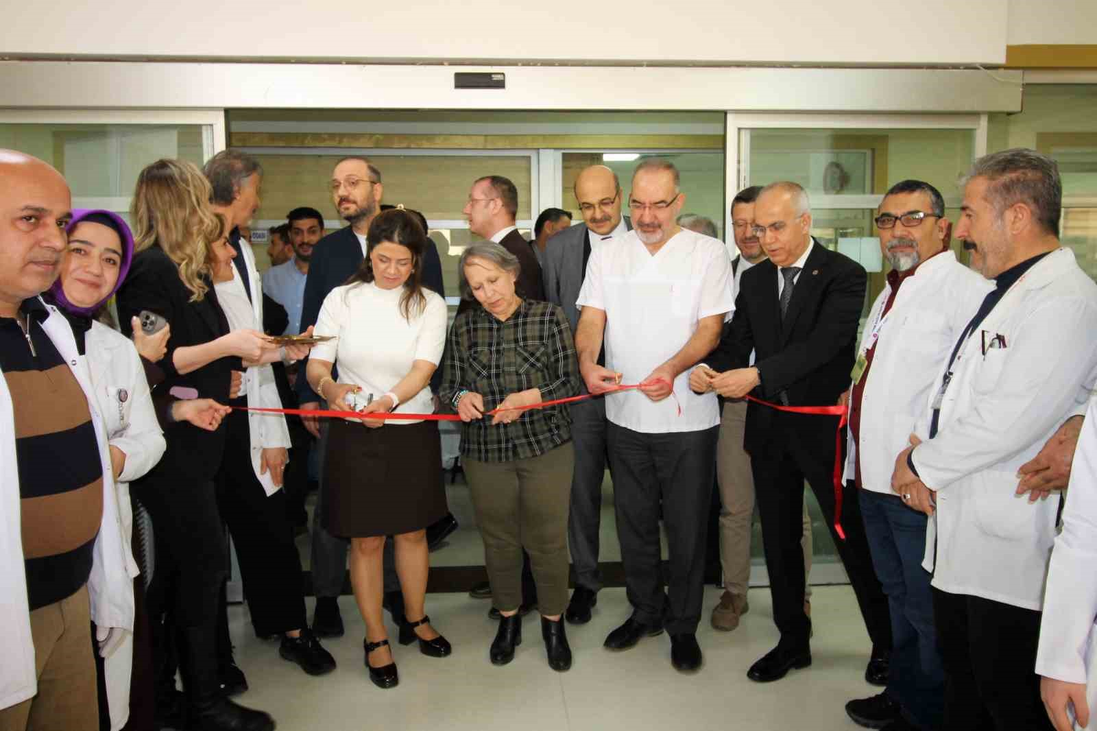 GAÜN Hastanesi Laboratuvarında yeni sistem hizmete girdi
GAÜN Hastanesi Laboratuvarında yeni sistem hizmete girdi