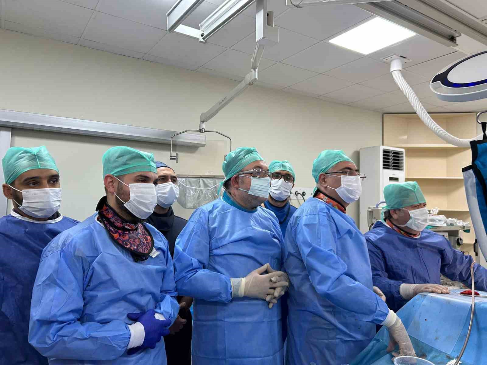 GAÜN Hastanesi’nde ameliyatsız mitral kapak tamiri
