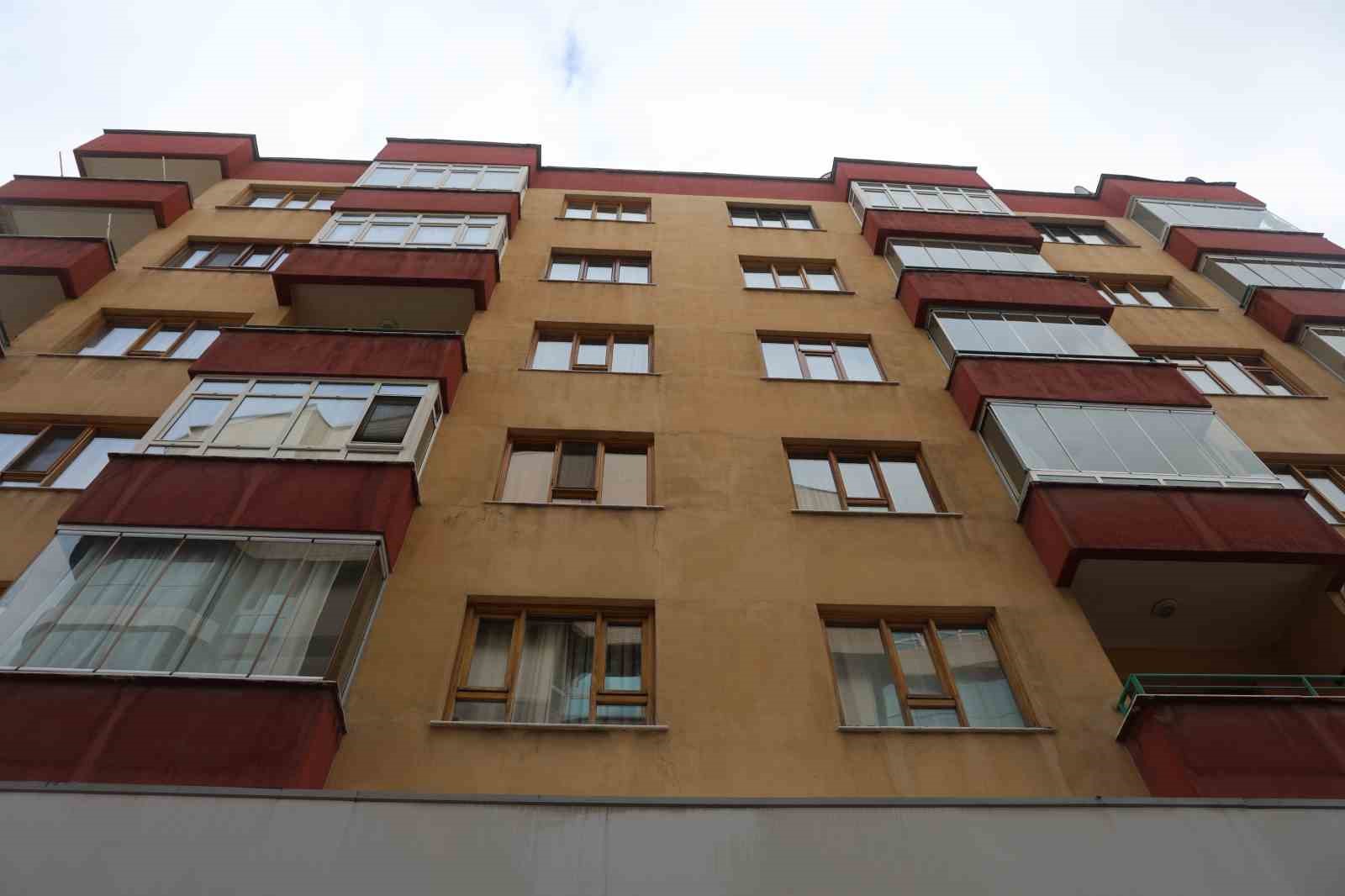 Gayrimenkul işlemlerinde, "Benim bankamda bir sıkıntı var" bahanesine dikkat
Gayrimenkul işlemlerinde, "Benim bankamda bir sıkıntı var" bahanesine dikkat