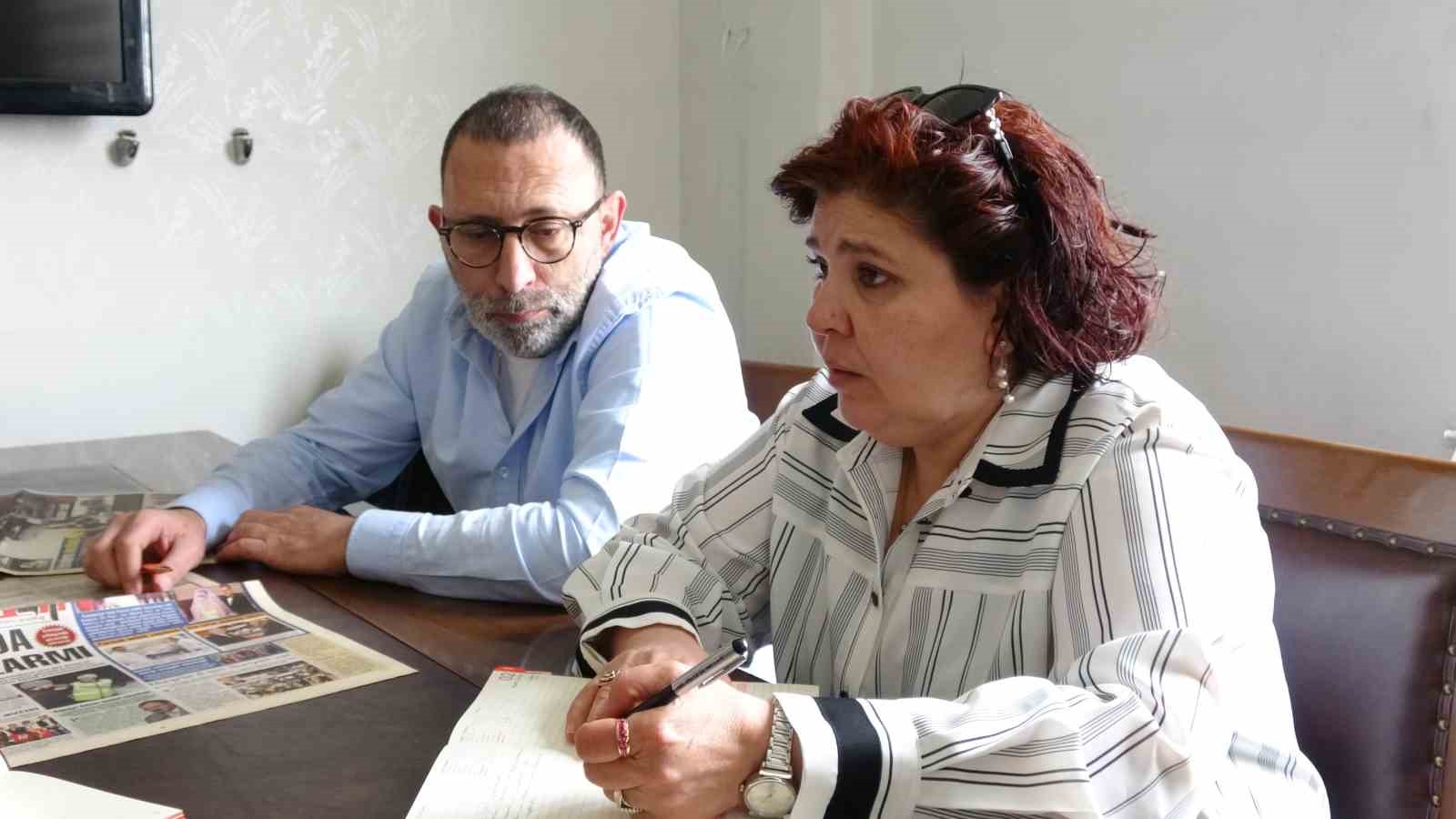 Gazeteci baba ve 2 çocuğu aynı mesleği yapmanın gururunu yaşıyor
Gazeteci baba ve 2 çocuğu aynı mesleği yapmanın gururunu yaşıyor