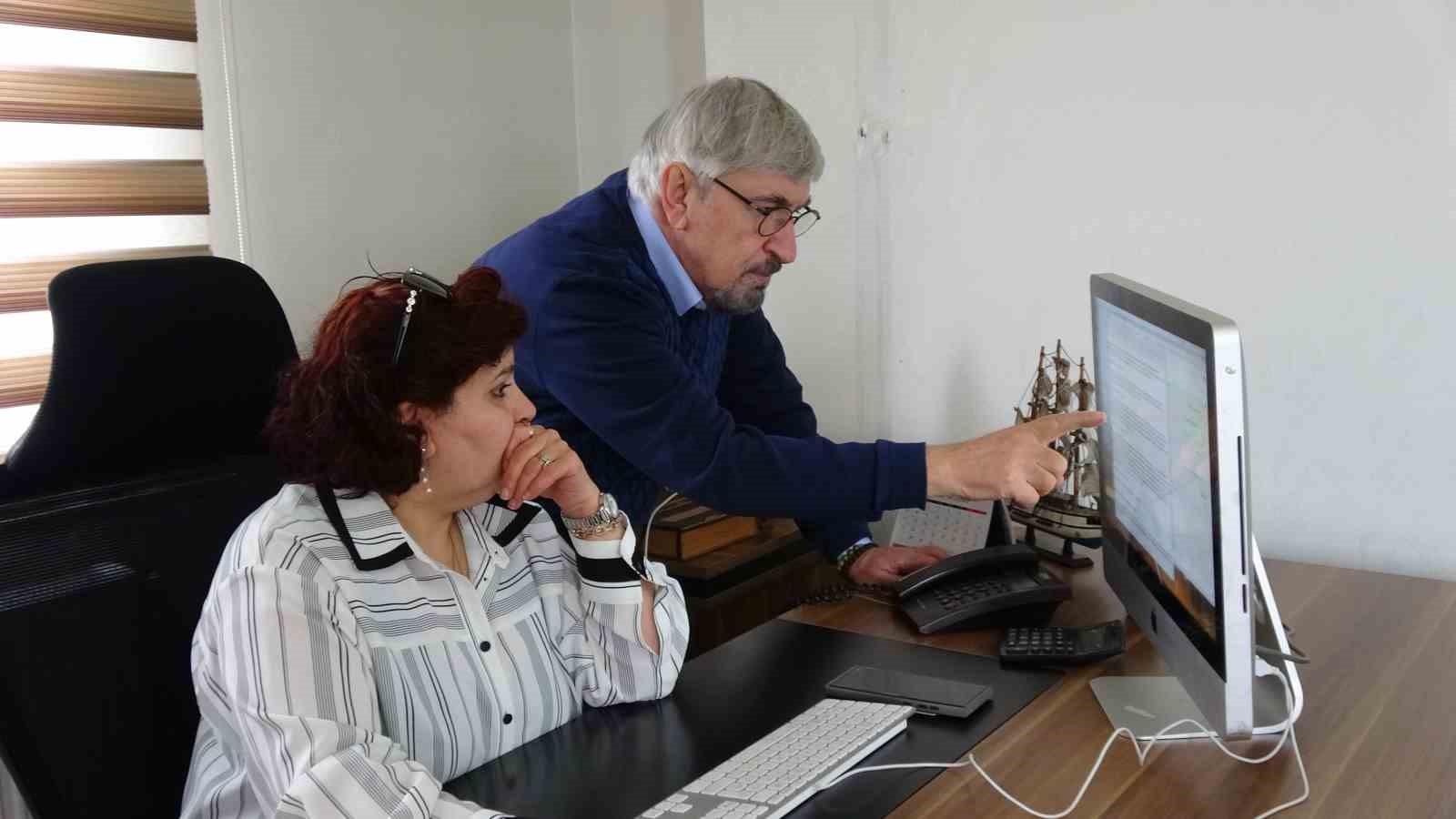 Gazeteci baba ve 2 çocuğu aynı mesleği yapmanın gururunu yaşıyor
Gazeteci baba ve 2 çocuğu aynı mesleği yapmanın gururunu yaşıyor