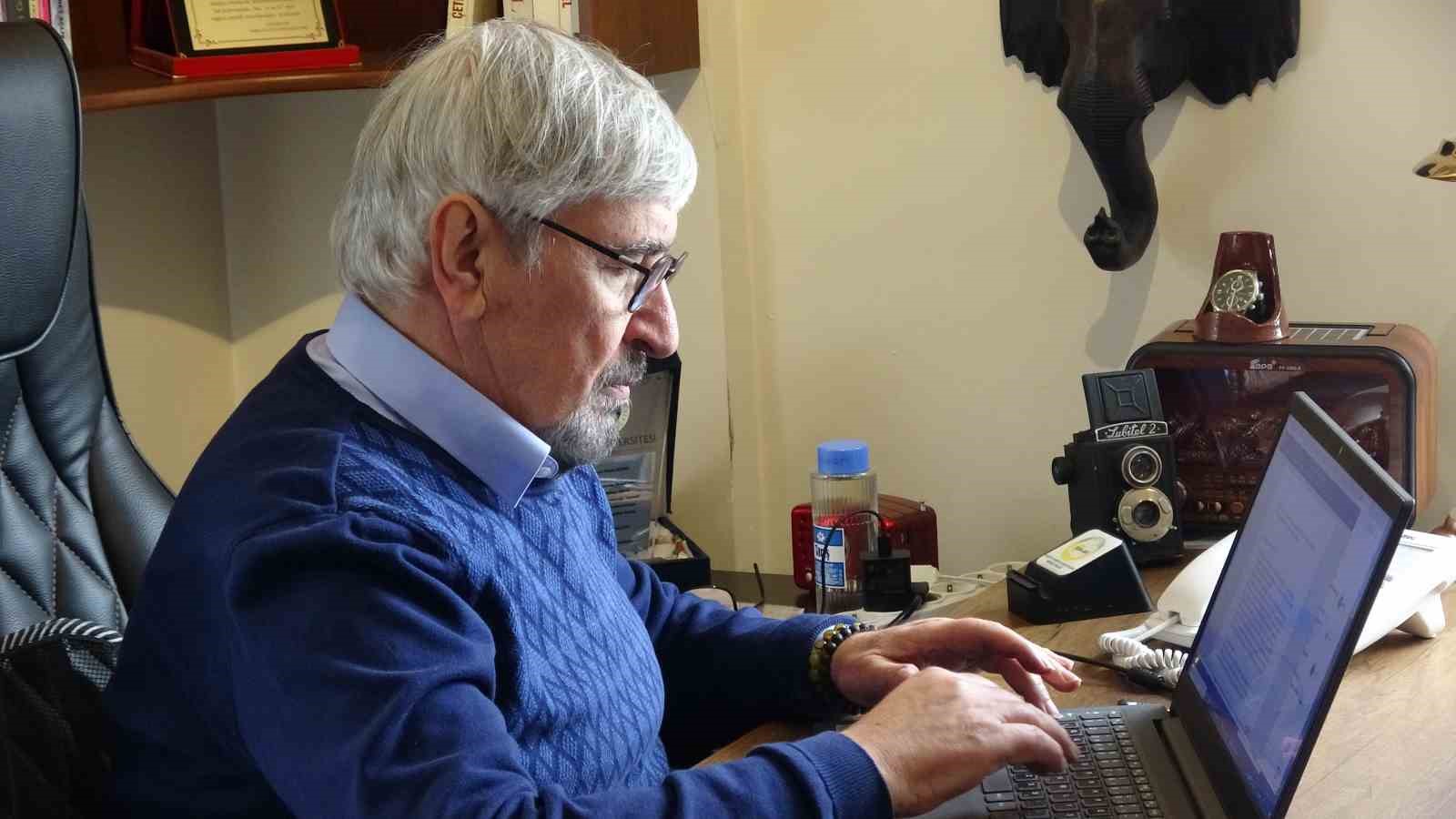 Gazeteci baba ve 2 çocuğu aynı mesleği yapmanın gururunu yaşıyor
Gazeteci baba ve 2 çocuğu aynı mesleği yapmanın gururunu yaşıyor